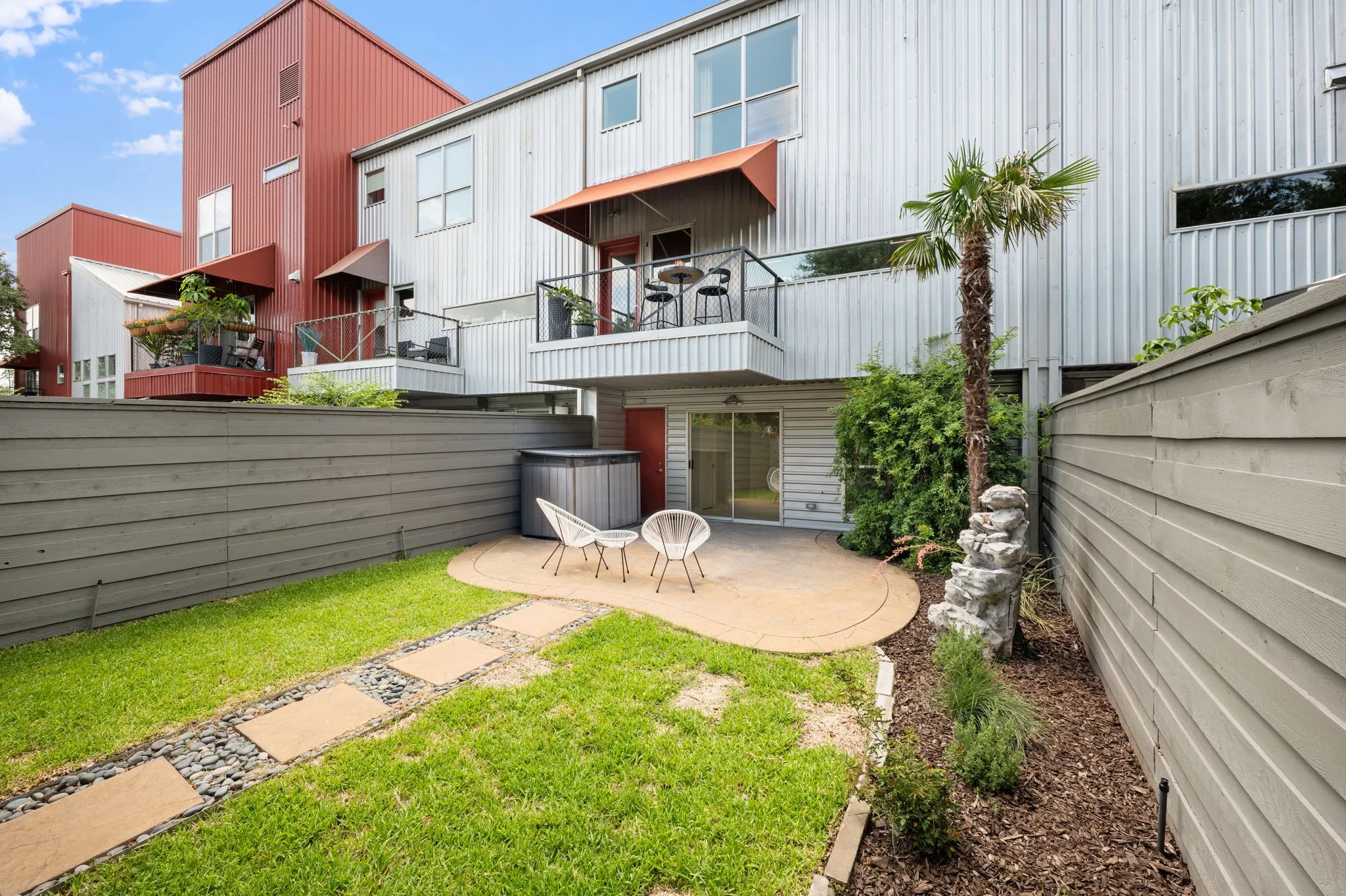 Townhouse For Rent in Dallas County , 4213 Dickason Avenue 9, Dallas, Texas 75219, 2 Bedroom, 2 Bathroom, 2 Garage spaces, 1,974 Sqft, built in 2004, mls#21337002, Real Estate Agent in Dallas, Homes For Rent in Dallas county, Homes For Rent in Dallas, Realtor in Dallas Texas, Real Estate Brokerage Independent Realty Texas, Luminita Cordes Realtor
