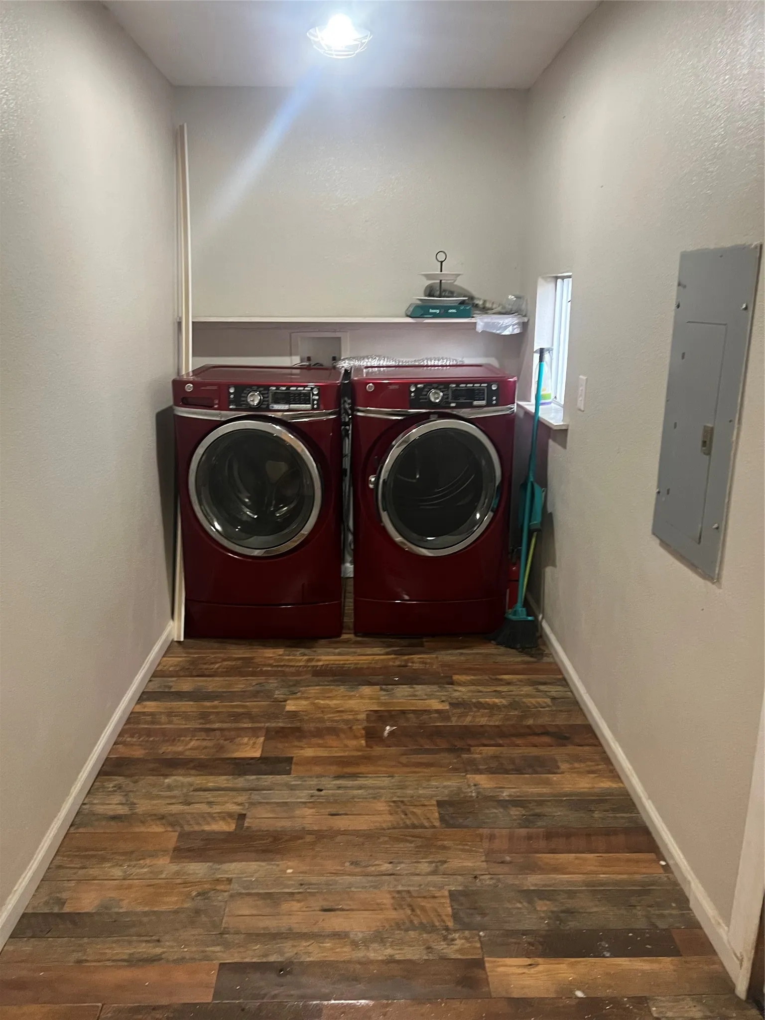 Single Family Residence For Sale in Henderson County , 232 Railroad Drive, Mabank, Texas 75147, 2 Bedroom, 2 Bathroom, 2 Garage spaces, 1,052 Sqft, built in 1947, mls#21299260, Real Estate Agent in Mabank, Homes For Sale in Henderson county, Homes For Sale in Mabank, Realtor in Mabank Texas, Real Estate Brokerage Independent Realty Texas, Luminita Cordes Realtor