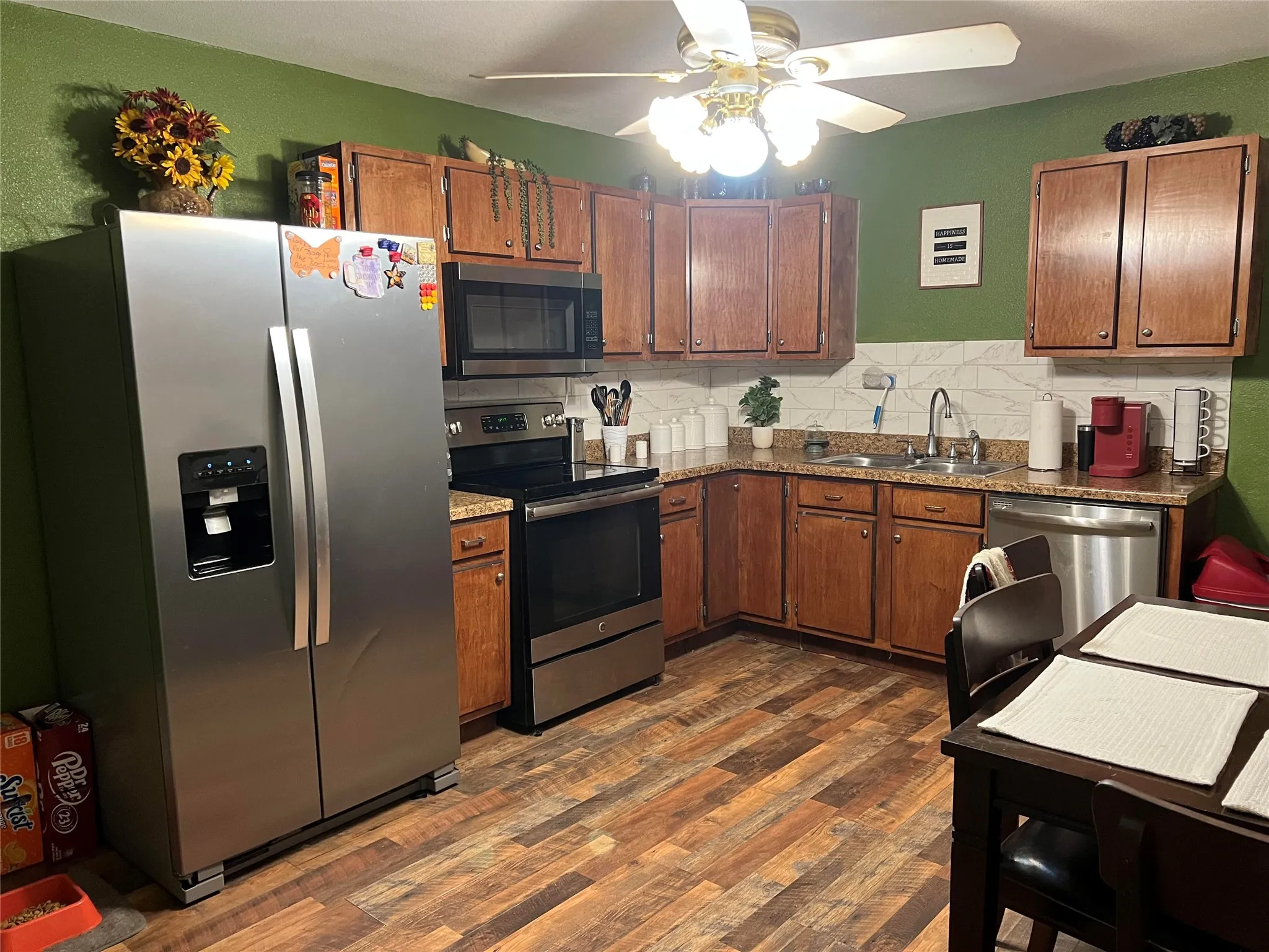 Single Family Residence For Sale in Henderson County , 232 Railroad Drive, Mabank, Texas 75147, 2 Bedroom, 2 Bathroom, 2 Garage spaces, 1,052 Sqft, built in 1947, mls#21299260, Real Estate Agent in Mabank, Homes For Sale in Henderson county, Homes For Sale in Mabank, Realtor in Mabank Texas, Real Estate Brokerage Independent Realty Texas, Luminita Cordes Realtor