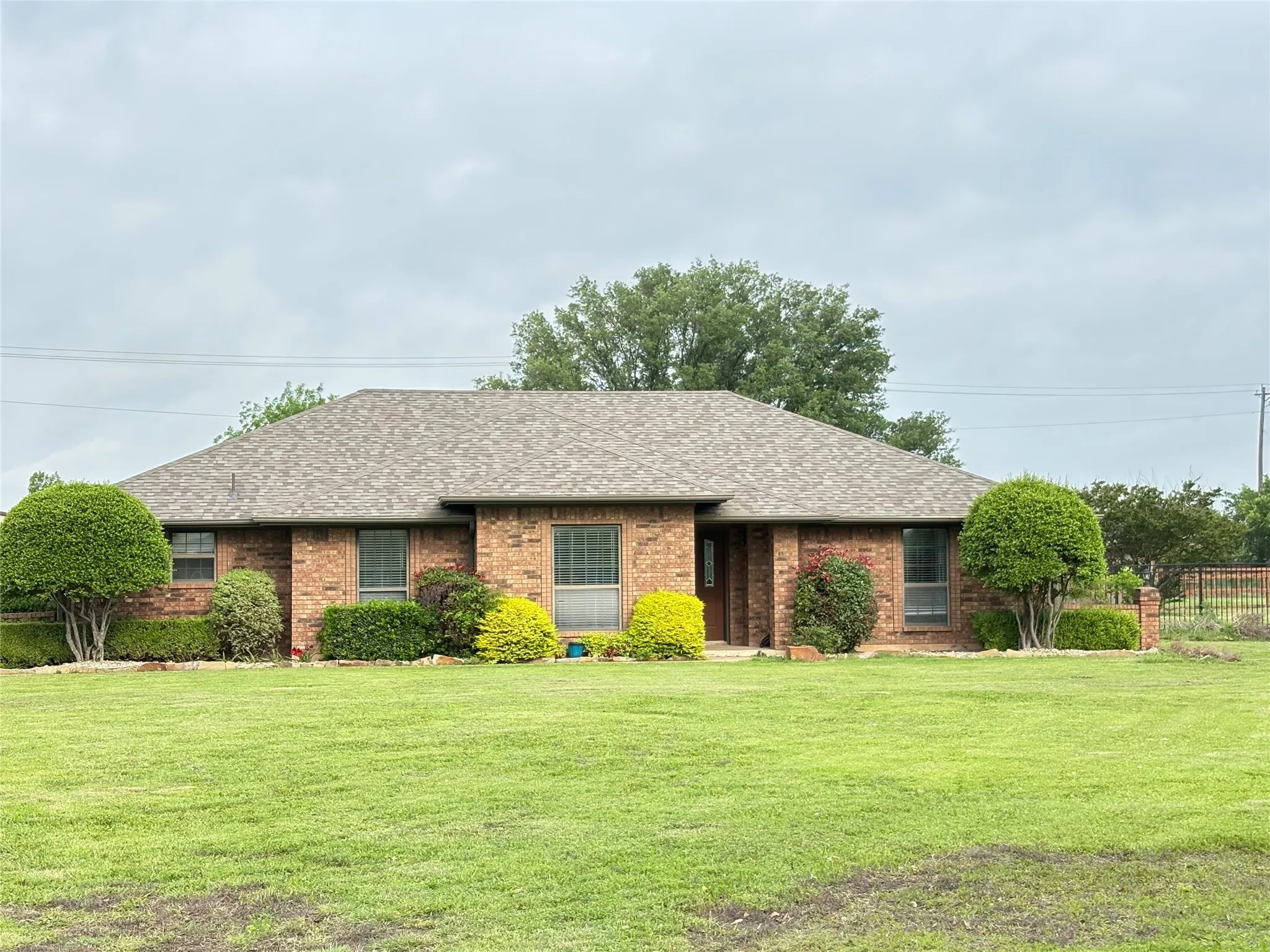 Single Family Residence For Rent in Collin County , 10694 Rose Garden Court, Mc Kinney, Texas 75072, 3 Bedroom, 2 Bathroom, 2 Garage spaces, 2,088 Sqft, built in 1987, mls#21337037, Real Estate Agent in Mc Kinney, Homes For Rent in Collin county, Homes For Rent in Mc Kinney, Realtor in Mc Kinney Texas, Real Estate Brokerage Independent Realty Texas, Luminita Cordes Realtor