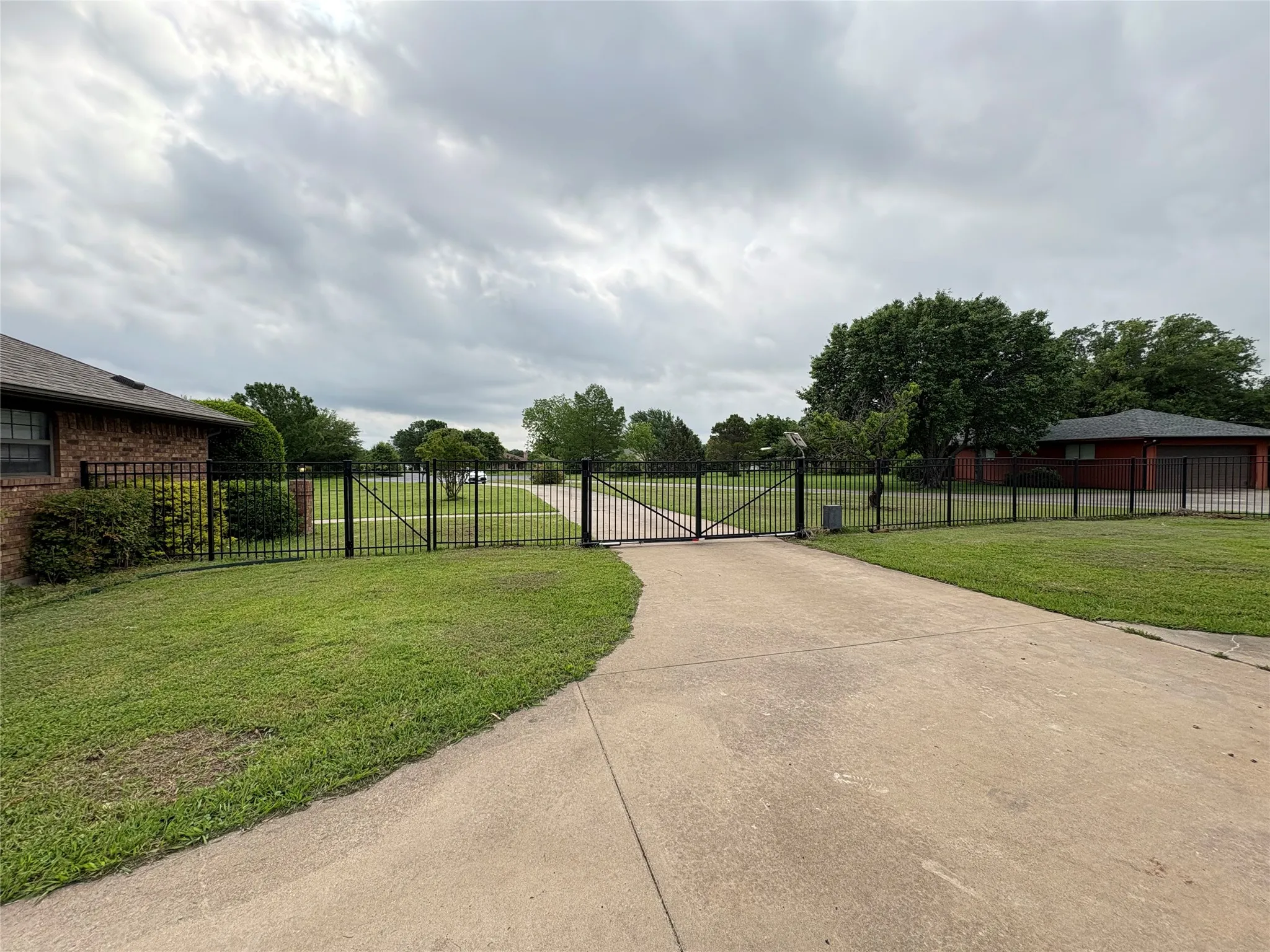 Single Family Residence For Rent in Collin County , 10694 Rose Garden Court, Mc Kinney, Texas 75072, 3 Bedroom, 2 Bathroom, 2 Garage spaces, 2,088 Sqft, built in 1987, mls#21337037, Real Estate Agent in Mc Kinney, Homes For Rent in Collin county, Homes For Rent in Mc Kinney, Realtor in Mc Kinney Texas, Real Estate Brokerage Independent Realty Texas, Luminita Cordes Realtor