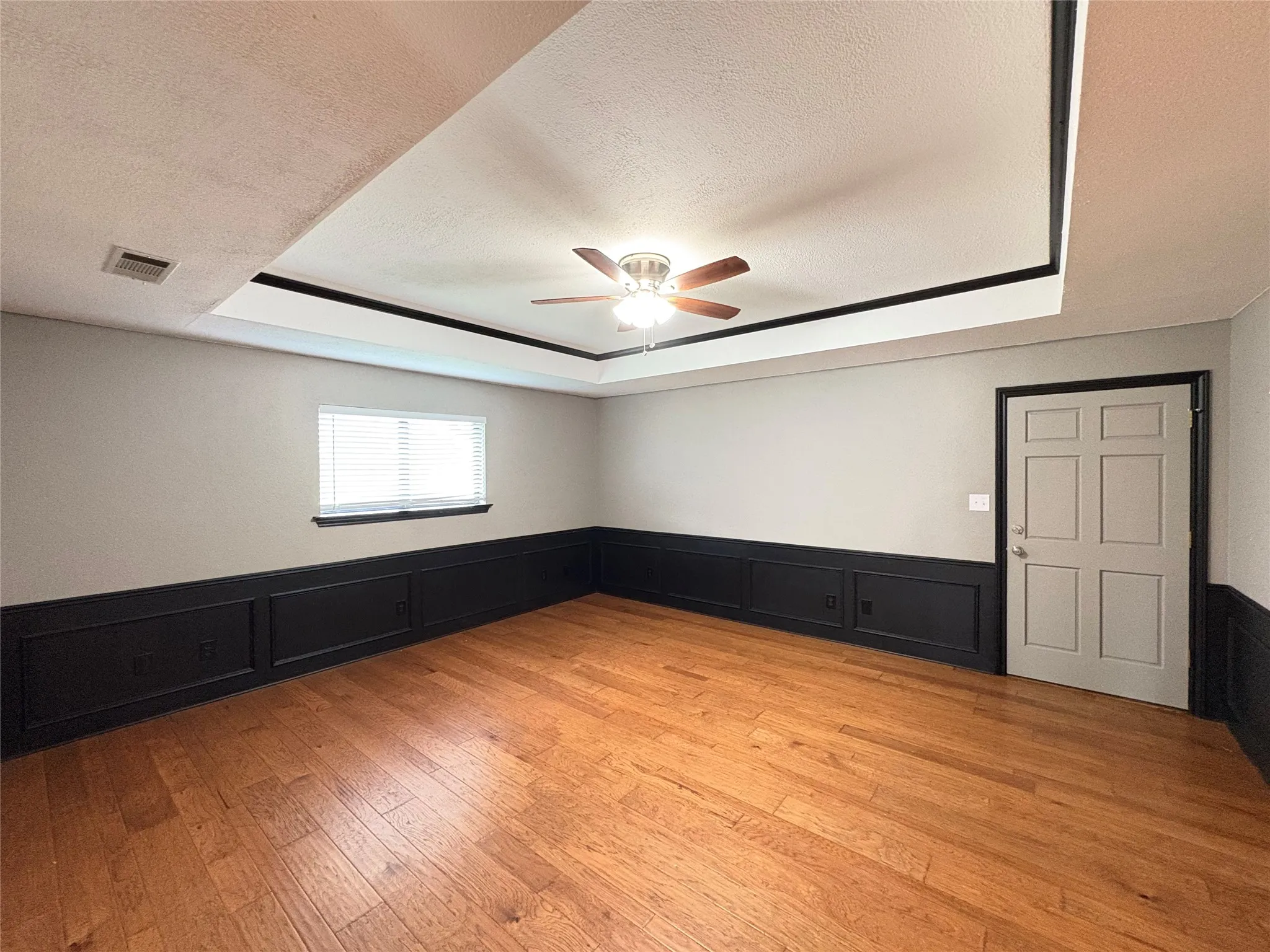 Single Family Residence For Rent in Collin County , 10694 Rose Garden Court, Mc Kinney, Texas 75072, 3 Bedroom, 2 Bathroom, 2 Garage spaces, 2,088 Sqft, built in 1987, mls#21337037, Real Estate Agent in Mc Kinney, Homes For Rent in Collin county, Homes For Rent in Mc Kinney, Realtor in Mc Kinney Texas, Real Estate Brokerage Independent Realty Texas, Luminita Cordes Realtor