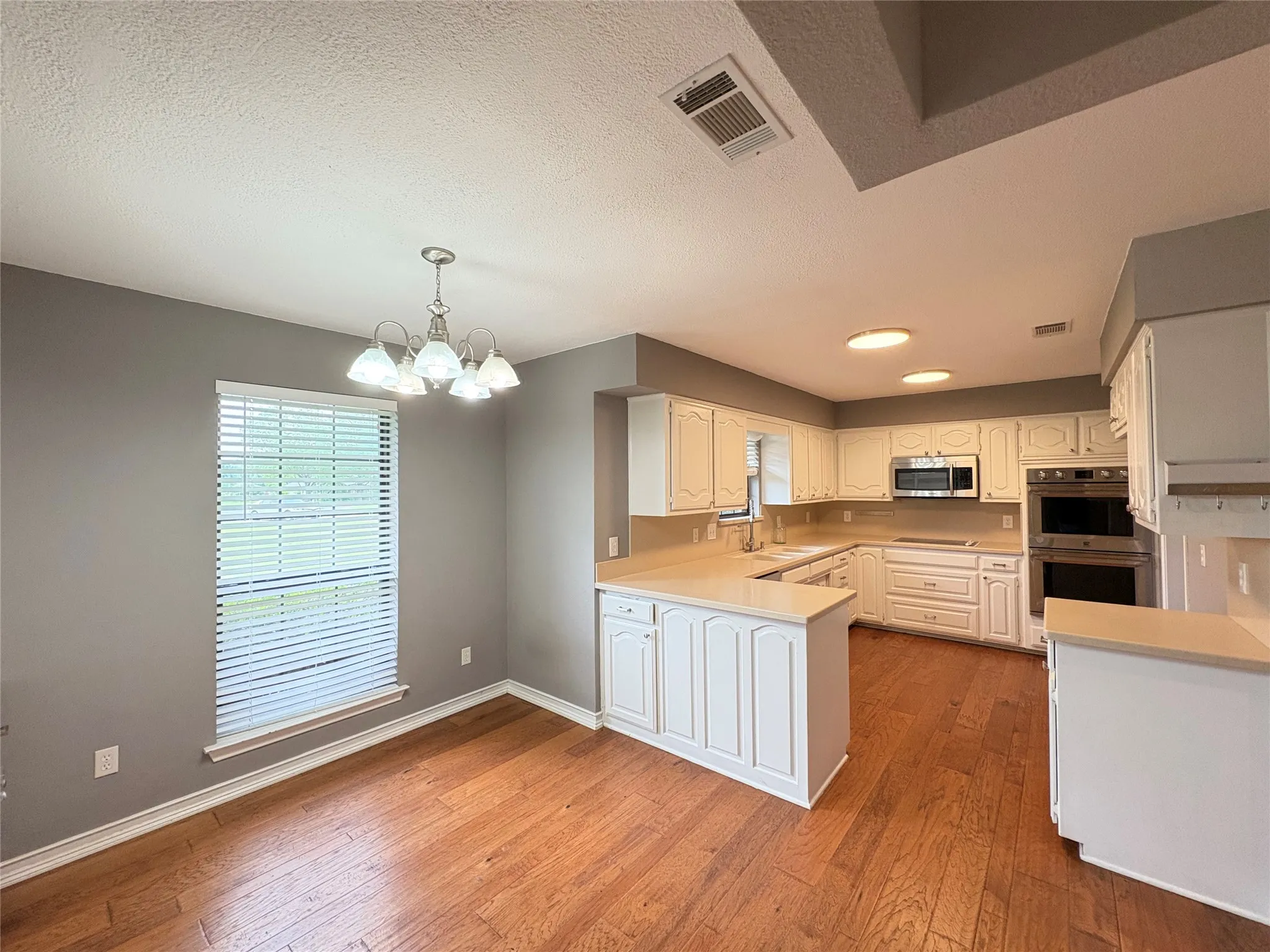 Single Family Residence For Rent in Collin County , 10694 Rose Garden Court, Mc Kinney, Texas 75072, 3 Bedroom, 2 Bathroom, 2 Garage spaces, 2,088 Sqft, built in 1987, mls#21337037, Real Estate Agent in Mc Kinney, Homes For Rent in Collin county, Homes For Rent in Mc Kinney, Realtor in Mc Kinney Texas, Real Estate Brokerage Independent Realty Texas, Luminita Cordes Realtor