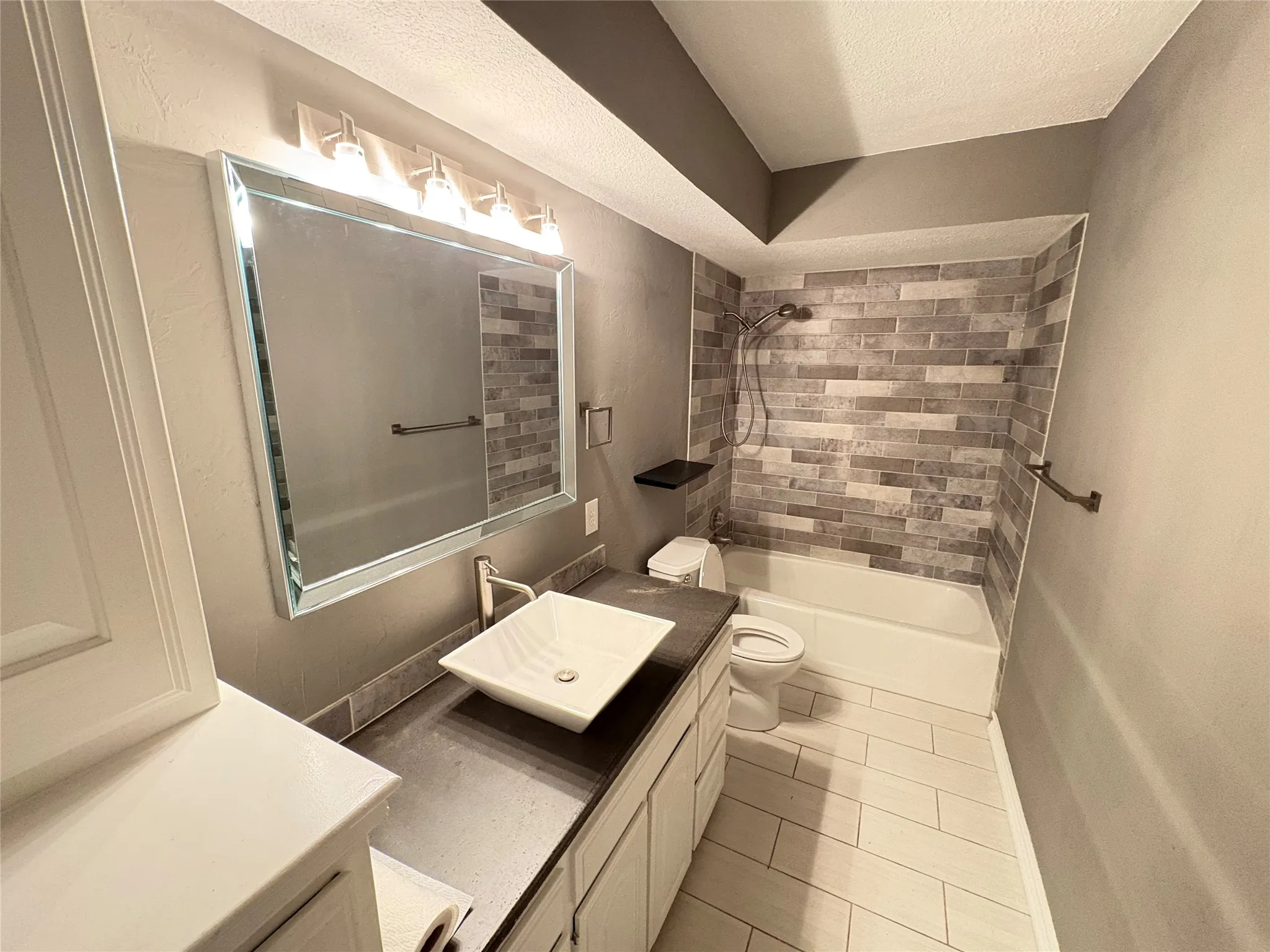 Single Family Residence For Rent in Collin County , 10694 Rose Garden Court, Mc Kinney, Texas 75072, 3 Bedroom, 2 Bathroom, 2 Garage spaces, 2,088 Sqft, built in 1987, mls#21337037, Real Estate Agent in Mc Kinney, Homes For Rent in Collin county, Homes For Rent in Mc Kinney, Realtor in Mc Kinney Texas, Real Estate Brokerage Independent Realty Texas, Luminita Cordes Realtor