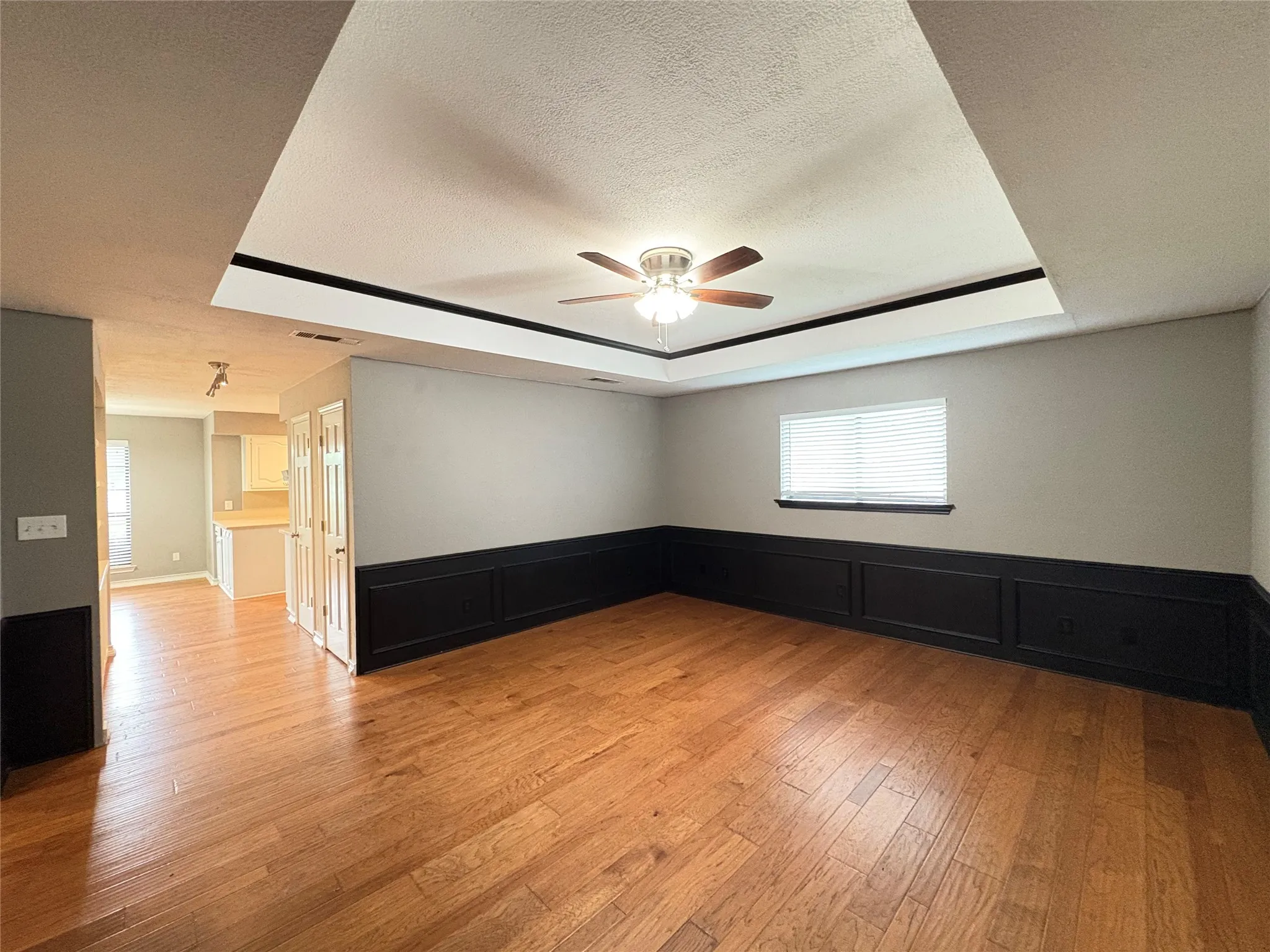 Single Family Residence For Rent in Collin County , 10694 Rose Garden Court, Mc Kinney, Texas 75072, 3 Bedroom, 2 Bathroom, 2 Garage spaces, 2,088 Sqft, built in 1987, mls#21337037, Real Estate Agent in Mc Kinney, Homes For Rent in Collin county, Homes For Rent in Mc Kinney, Realtor in Mc Kinney Texas, Real Estate Brokerage Independent Realty Texas, Luminita Cordes Realtor
