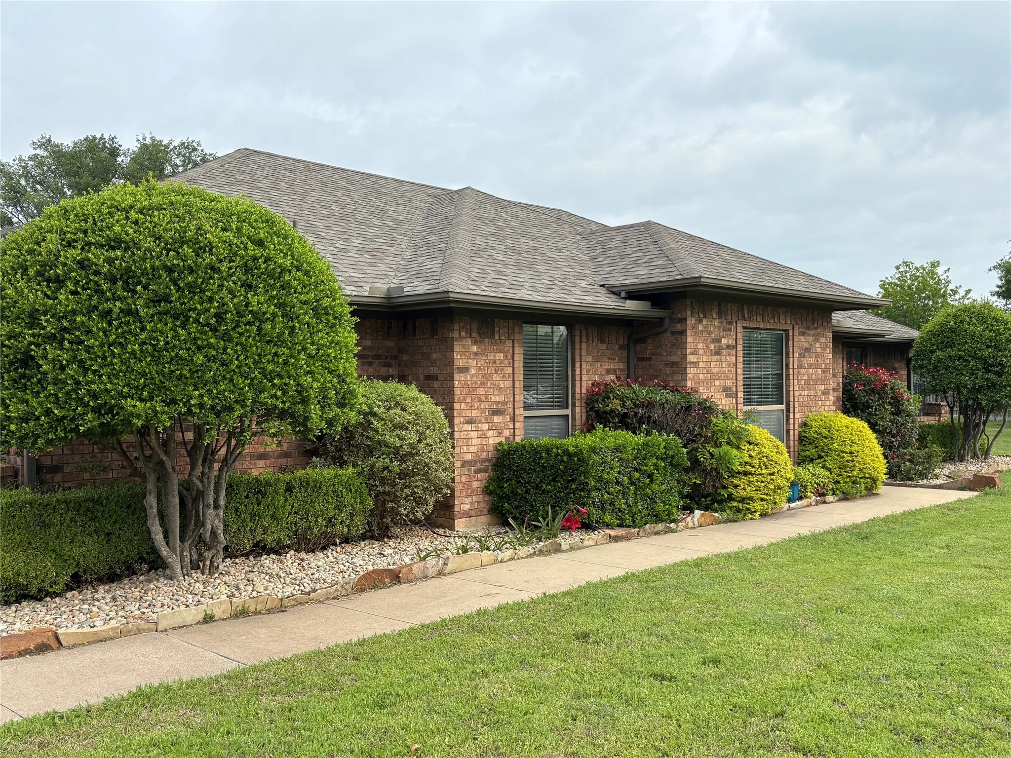 Single Family Residence For Rent in Collin County , 10694 Rose Garden Court, Mc Kinney, Texas 75072, 3 Bedroom, 2 Bathroom, 2 Garage spaces, 2,088 Sqft, built in 1987, mls#21337037, Real Estate Agent in Mc Kinney, Homes For Rent in Collin county, Homes For Rent in Mc Kinney, Realtor in Mc Kinney Texas, Real Estate Brokerage Independent Realty Texas, Luminita Cordes Realtor