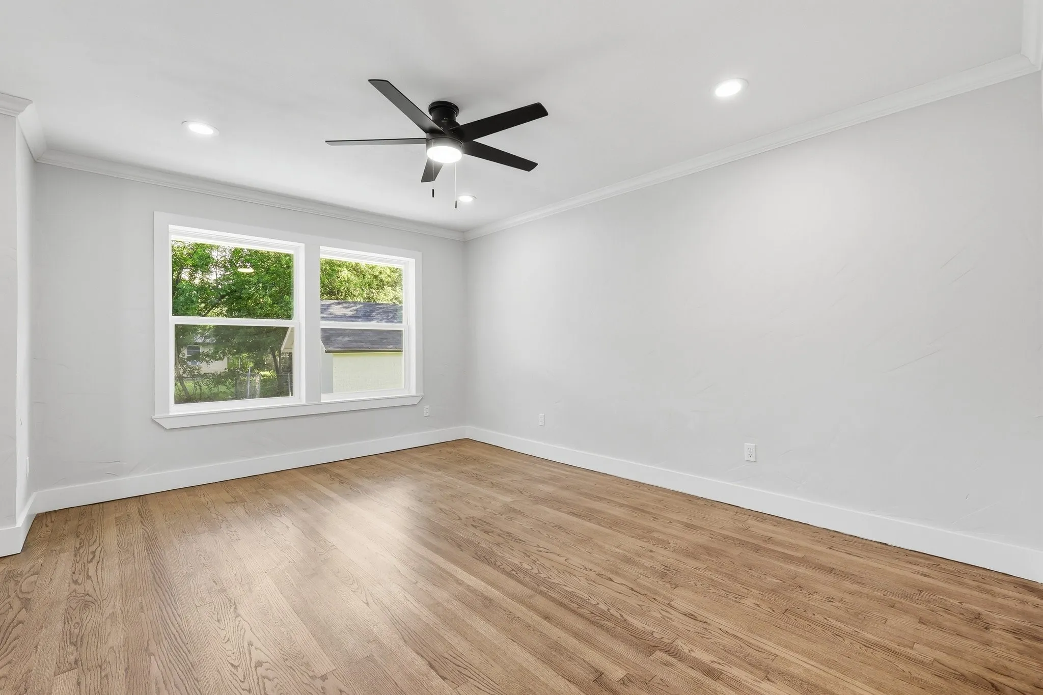 Single Family Residence For Sale in Denton County , 385 Crockett, Lewisville, Texas 75057, 4 Bedrooms, 2 Bathrooms, Garage spaces, 1,478 Sqft, built in 1955, Price $399,900, mls#21336978, Real Estate Agent in Lewisville, Homes For Sale in Denton county, Homes For Sale in Lewisville, Realtor in Lewisville Texas, Real Estate Brokerage Independent Realty Texas, Luminita Cordes Realtor