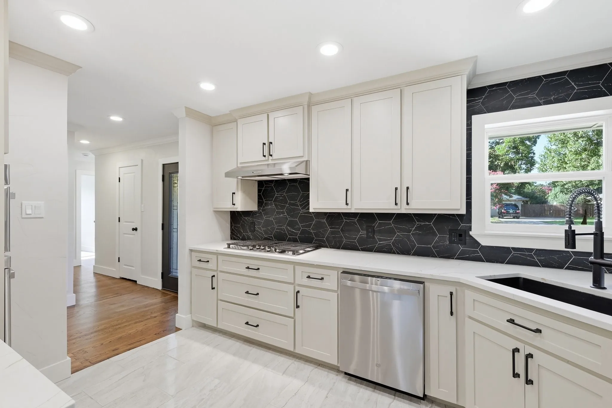 Single Family Residence For Sale in Denton County , 385 Crockett, Lewisville, Texas 75057, 4 Bedrooms, 2 Bathrooms, Garage spaces, 1,478 Sqft, built in 1955, Price $399,900, mls#21336978, Real Estate Agent in Lewisville, Homes For Sale in Denton county, Homes For Sale in Lewisville, Realtor in Lewisville Texas, Real Estate Brokerage Independent Realty Texas, Luminita Cordes Realtor
