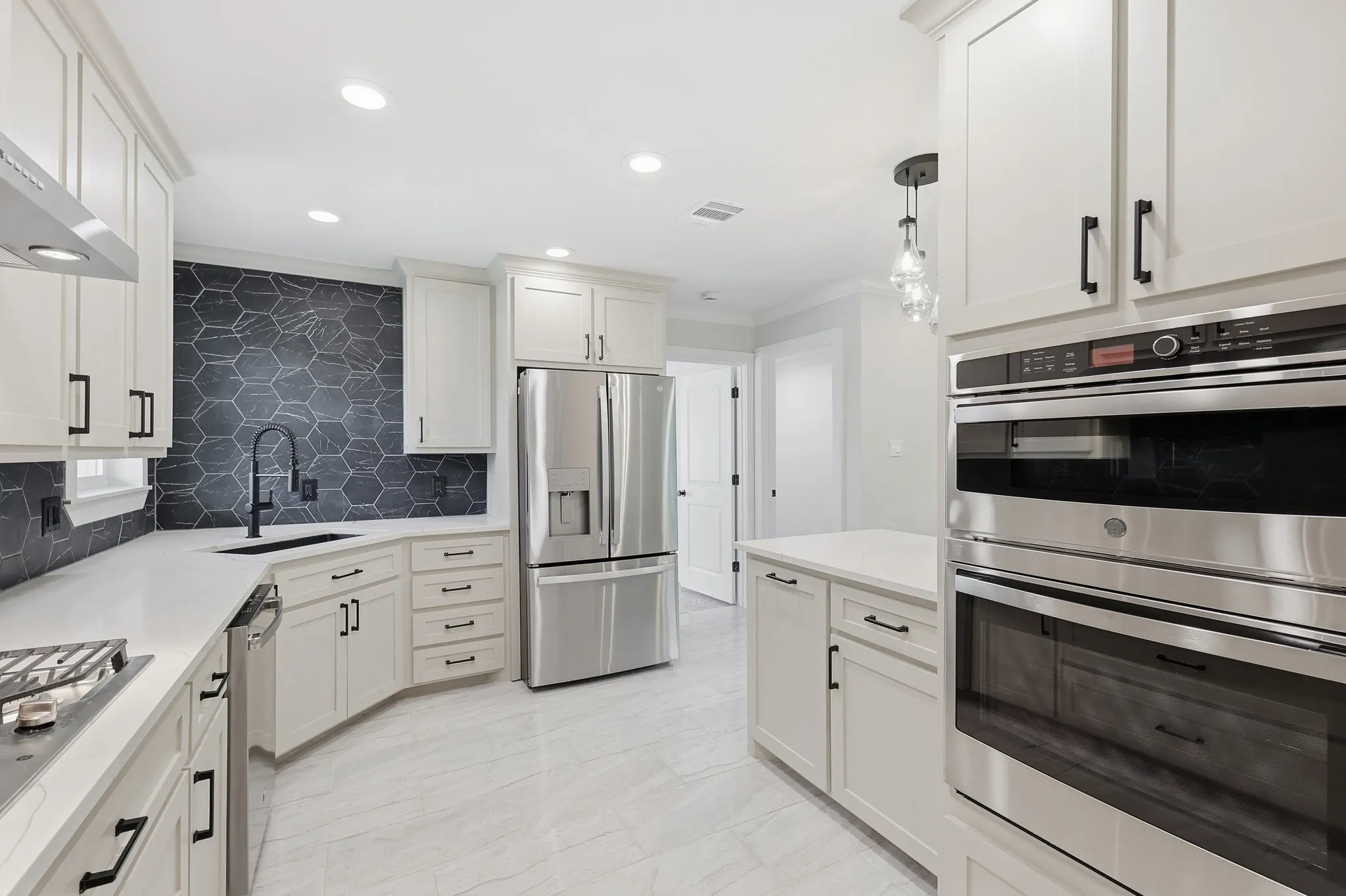 Single Family Residence For Sale in Denton County , 385 Crockett, Lewisville, Texas 75057, 4 Bedrooms, 2 Bathrooms, Garage spaces, 1,478 Sqft, built in 1955, Price $399,900, mls#21336978, Real Estate Agent in Lewisville, Homes For Sale in Denton county, Homes For Sale in Lewisville, Realtor in Lewisville Texas, Real Estate Brokerage Independent Realty Texas, Luminita Cordes Realtor