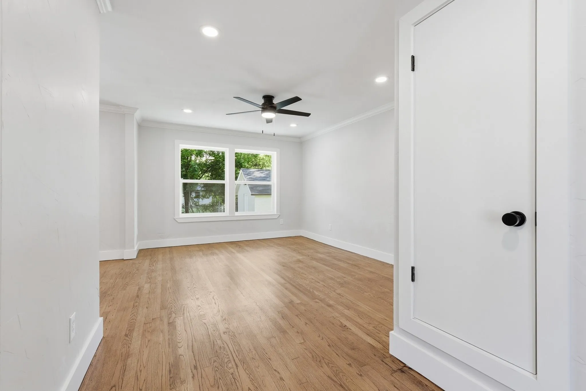 Single Family Residence For Sale in Denton County , 385 Crockett, Lewisville, Texas 75057, 4 Bedrooms, 2 Bathrooms, Garage spaces, 1,478 Sqft, built in 1955, Price $399,900, mls#21336978, Real Estate Agent in Lewisville, Homes For Sale in Denton county, Homes For Sale in Lewisville, Realtor in Lewisville Texas, Real Estate Brokerage Independent Realty Texas, Luminita Cordes Realtor