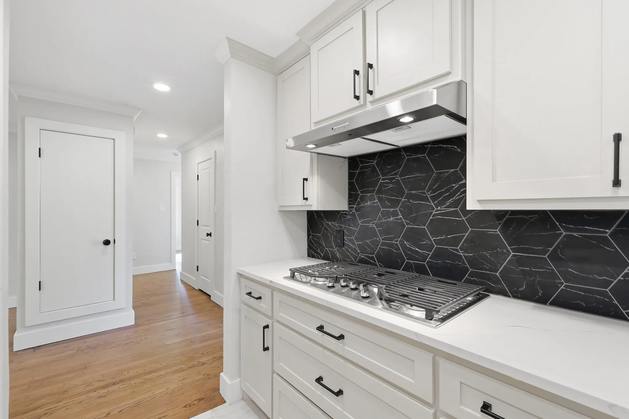 Single Family Residence For Sale in Denton County , 385 Crockett, Lewisville, Texas 75057, 4 Bedrooms, 2 Bathrooms, Garage spaces, 1,478 Sqft, built in 1955, Price $399,900, mls#21336978, Real Estate Agent in Lewisville, Homes For Sale in Denton county, Homes For Sale in Lewisville, Realtor in Lewisville Texas, Real Estate Brokerage Independent Realty Texas, Luminita Cordes Realtor