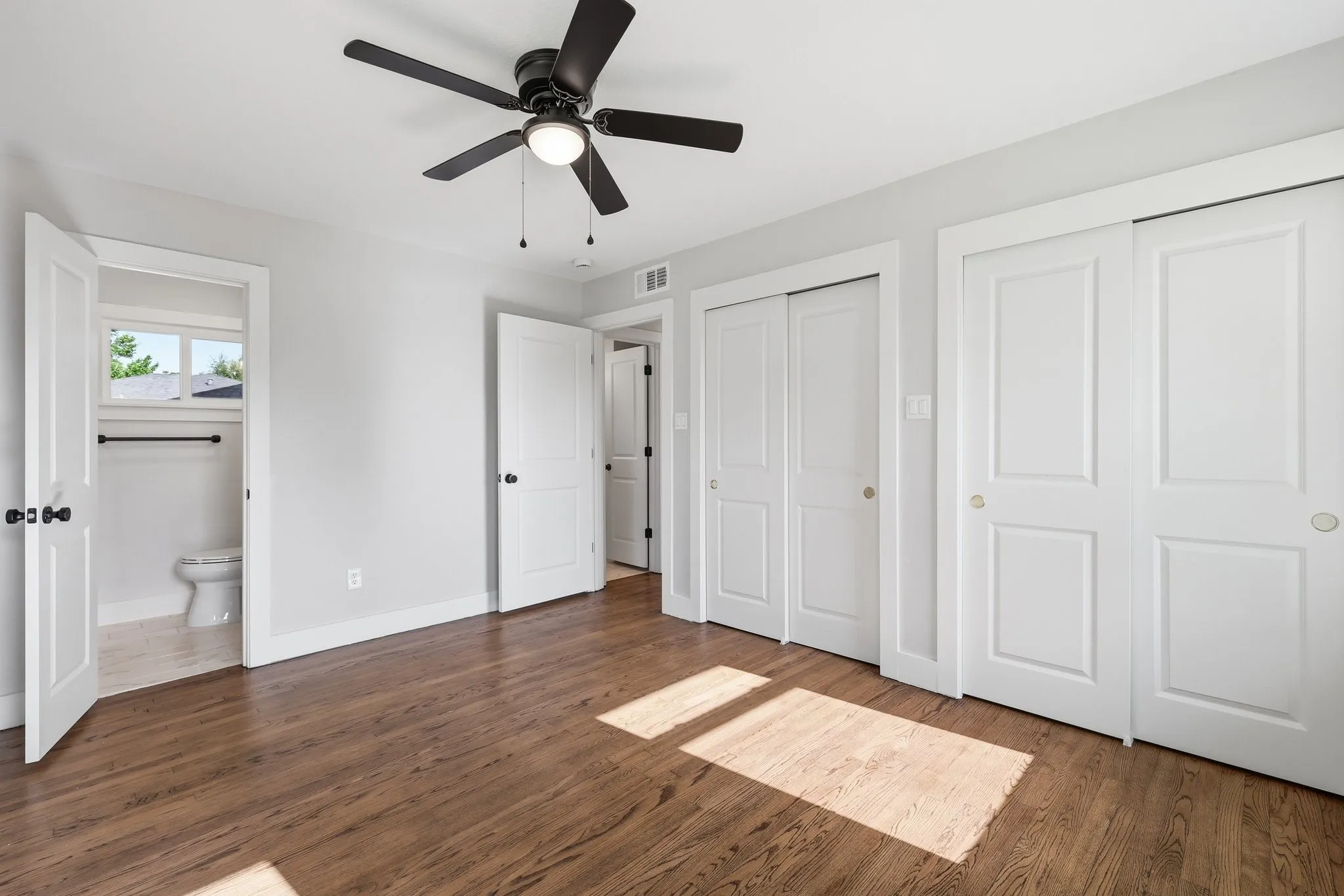 Single Family Residence For Sale in Denton County , 385 Crockett, Lewisville, Texas 75057, 4 Bedrooms, 2 Bathrooms, Garage spaces, 1,478 Sqft, built in 1955, Price $399,900, mls#21336978, Real Estate Agent in Lewisville, Homes For Sale in Denton county, Homes For Sale in Lewisville, Realtor in Lewisville Texas, Real Estate Brokerage Independent Realty Texas, Luminita Cordes Realtor