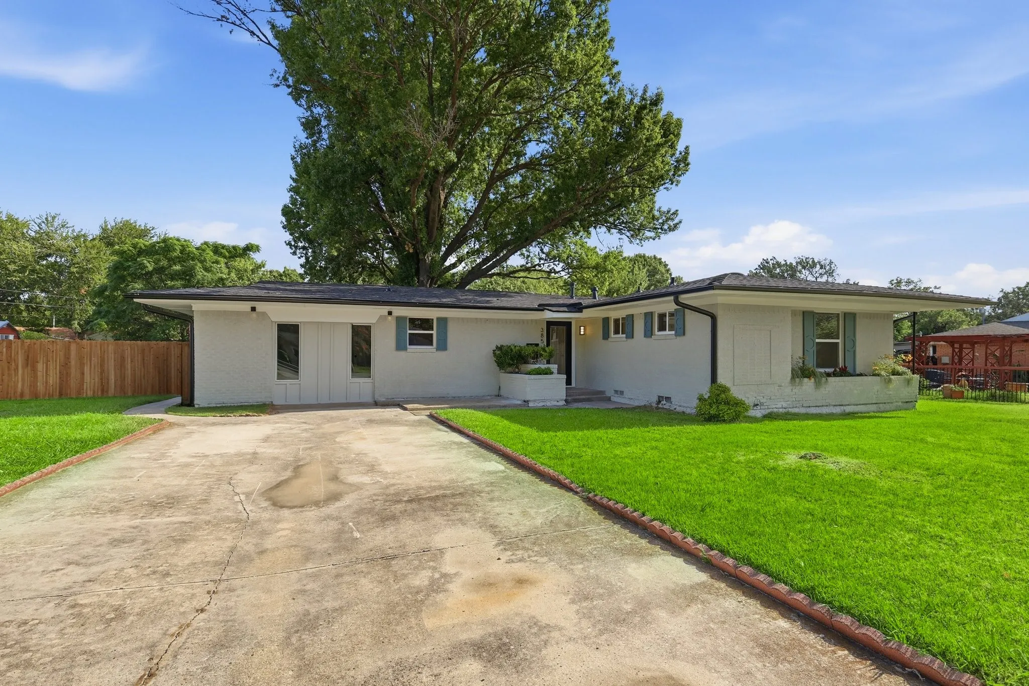 Single Family Residence For Sale in Denton County , 385 Crockett, Lewisville, Texas 75057, 4 Bedrooms, 2 Bathrooms, Garage spaces, 1,478 Sqft, built in 1955, Price $399,900, mls#21336978, Real Estate Agent in Lewisville, Homes For Sale in Denton county, Homes For Sale in Lewisville, Realtor in Lewisville Texas, Real Estate Brokerage Independent Realty Texas, Luminita Cordes Realtor