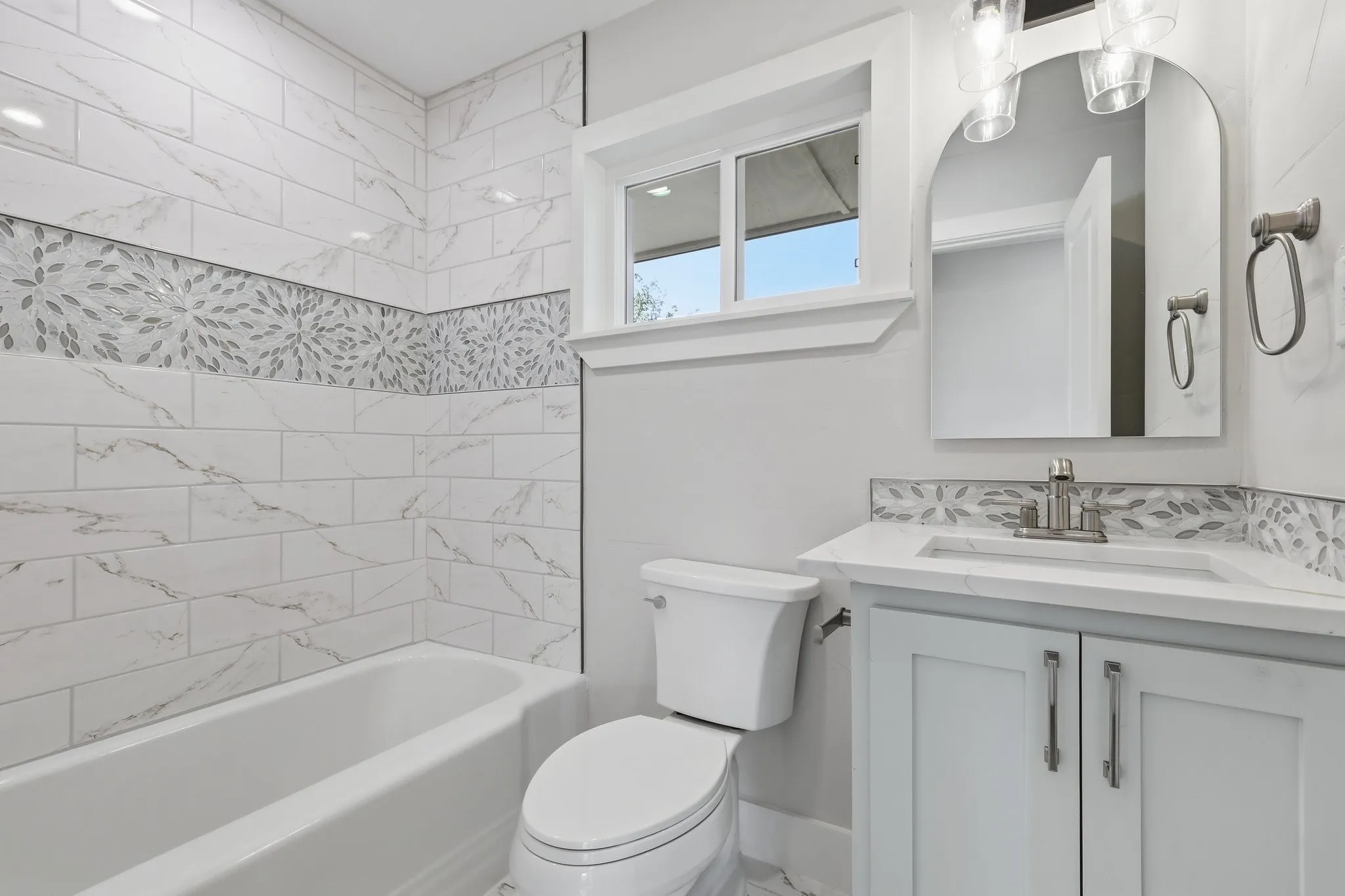 Single Family Residence For Sale in Denton County , 385 Crockett, Lewisville, Texas 75057, 4 Bedrooms, 2 Bathrooms, Garage spaces, 1,478 Sqft, built in 1955, Price $399,900, mls#21336978, Real Estate Agent in Lewisville, Homes For Sale in Denton county, Homes For Sale in Lewisville, Realtor in Lewisville Texas, Real Estate Brokerage Independent Realty Texas, Luminita Cordes Realtor