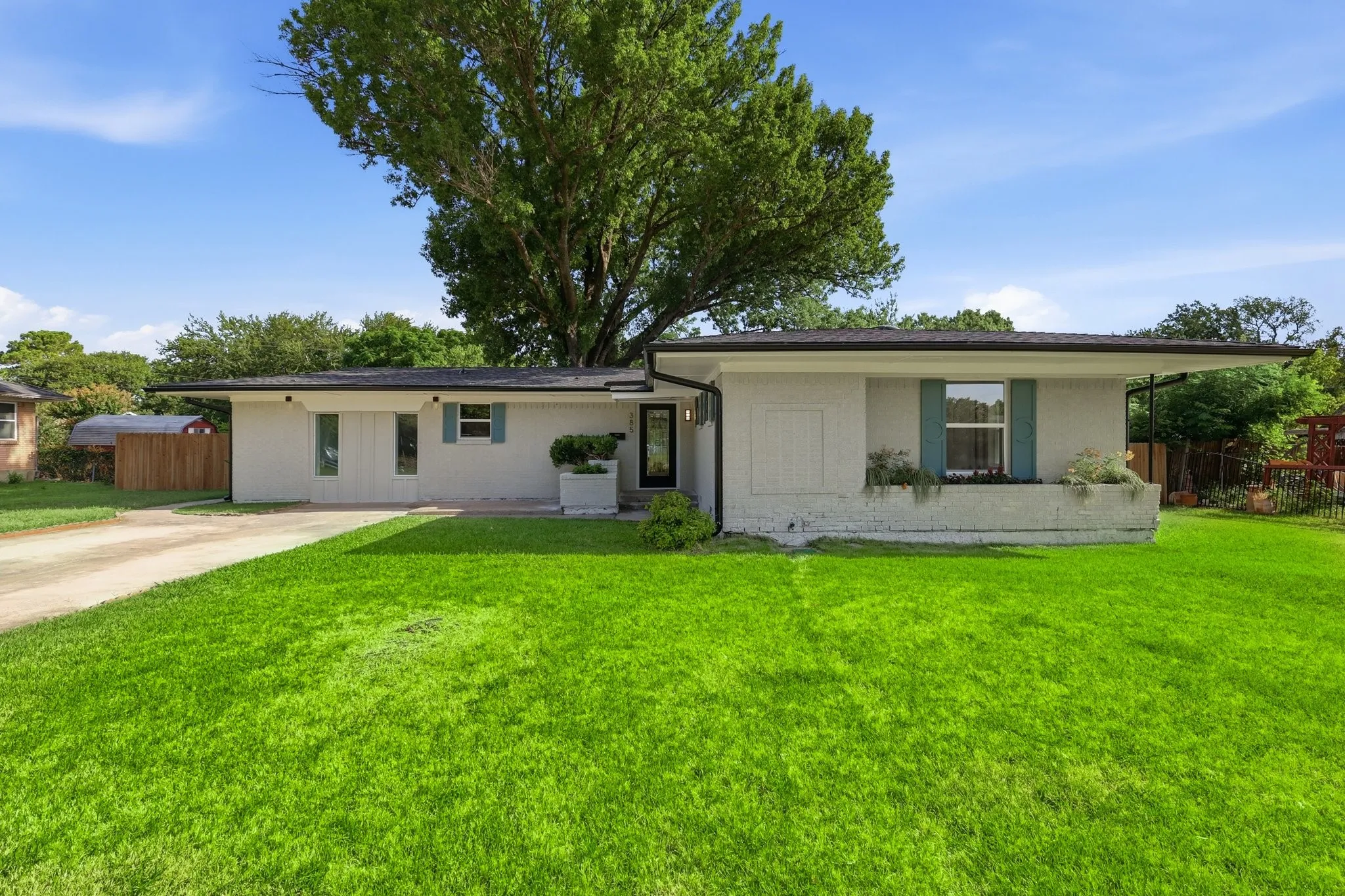 Single Family Residence For Sale in Denton County , 385 Crockett, Lewisville, Texas 75057, 4 Bedrooms, 2 Bathrooms, Garage spaces, 1,478 Sqft, built in 1955, Price $399,900, mls#21336978, Real Estate Agent in Lewisville, Homes For Sale in Denton county, Homes For Sale in Lewisville, Realtor in Lewisville Texas, Real Estate Brokerage Independent Realty Texas, Luminita Cordes Realtor
