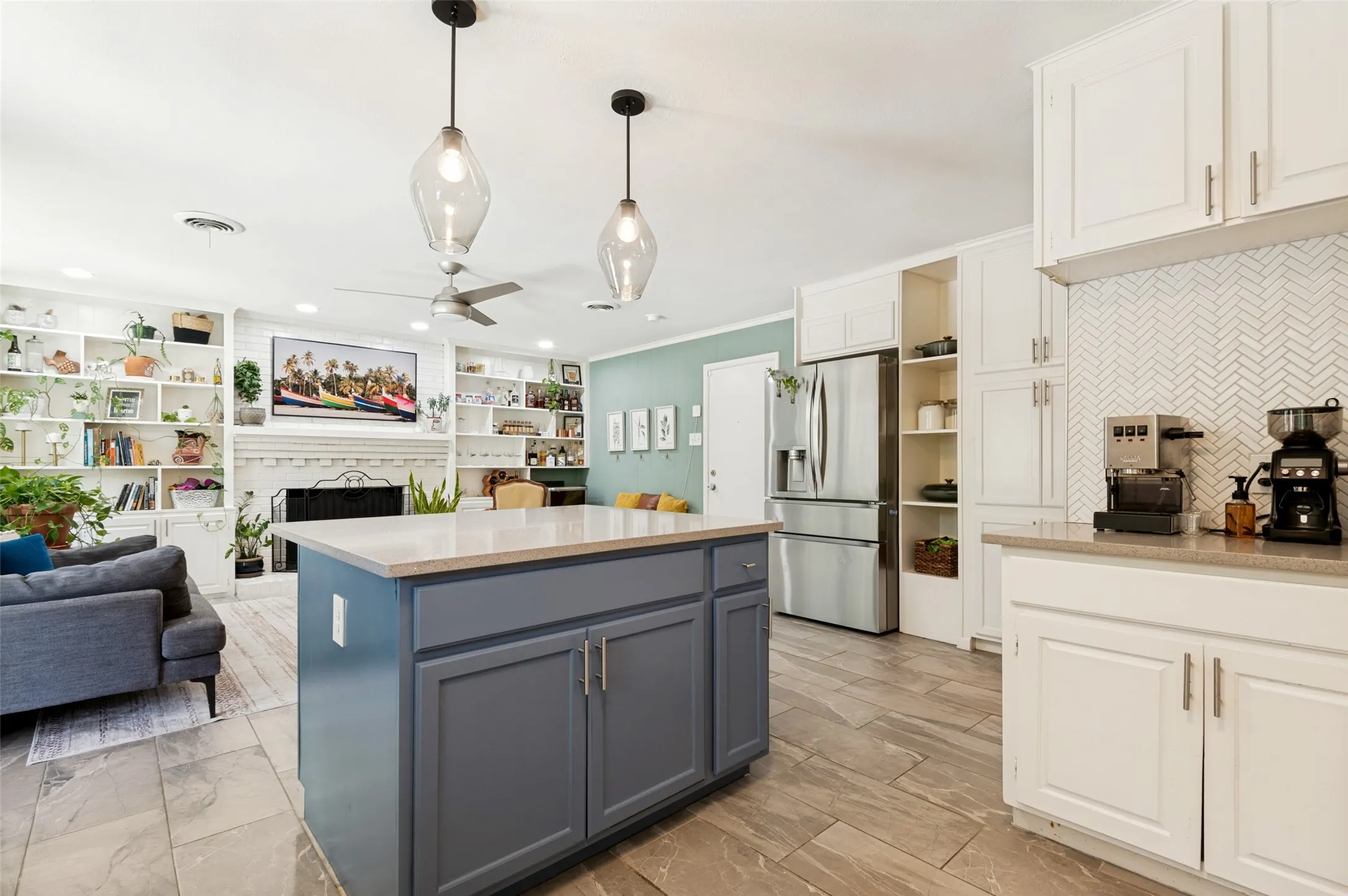 Single Family Residence For Sale in Dallas County , 1618 Driftwood Drive, Dallas, Texas 75224, 3 Bedroom, 2 Bathroom, 2 Garage spaces, 1,832 Sqft, built in 1956, mls#21293218, Real Estate Agent in Dallas, Homes For Sale in Dallas county, Homes For Sale in Dallas, Realtor in Dallas Texas, Real Estate Brokerage Independent Realty Texas, Luminita Cordes Realtor