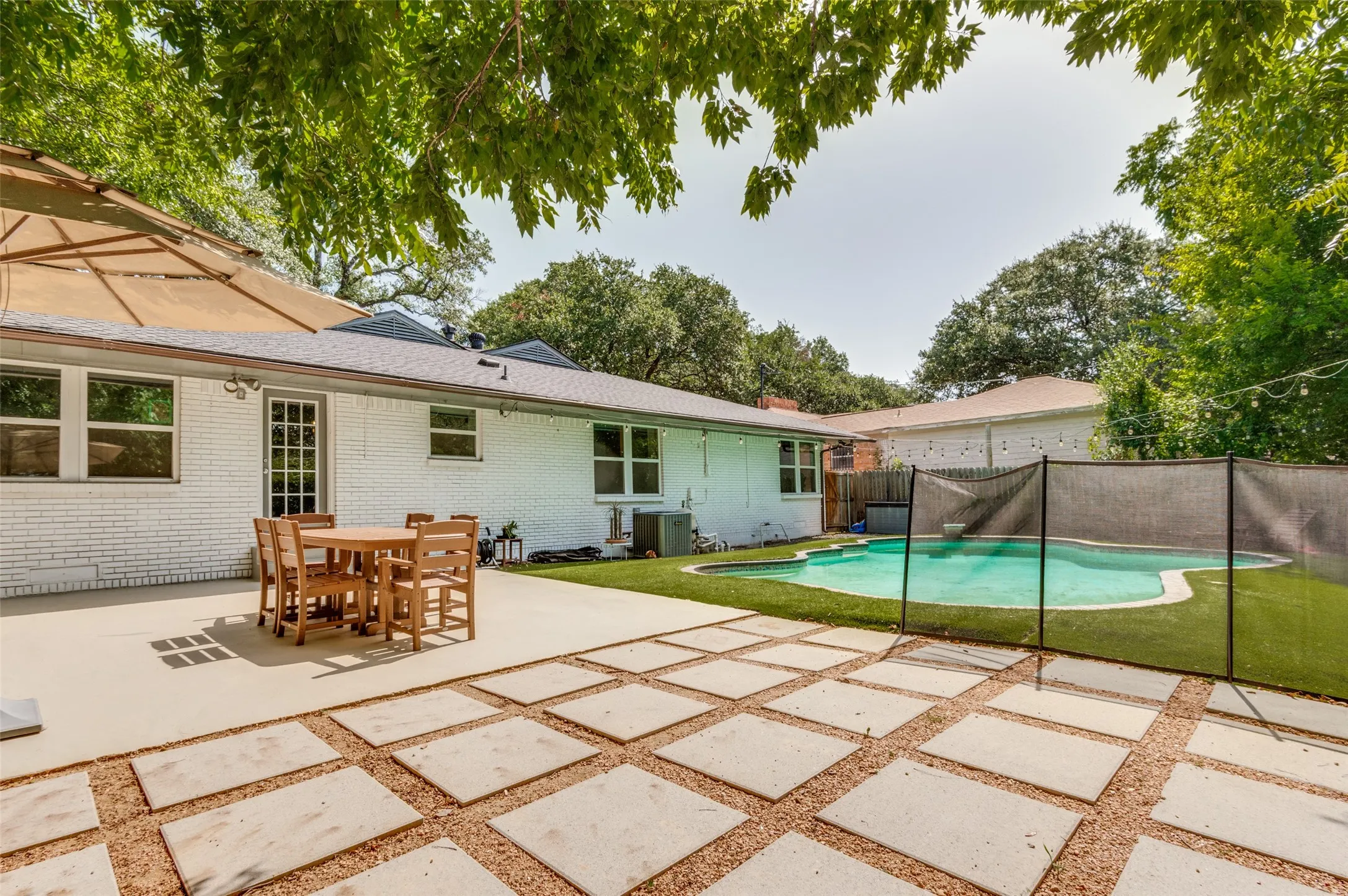 Single Family Residence For Sale in Dallas County , 1618 Driftwood Drive, Dallas, Texas 75224, 3 Bedroom, 2 Bathroom, 2 Garage spaces, 1,832 Sqft, built in 1956, mls#21293218, Real Estate Agent in Dallas, Homes For Sale in Dallas county, Homes For Sale in Dallas, Realtor in Dallas Texas, Real Estate Brokerage Independent Realty Texas, Luminita Cordes Realtor