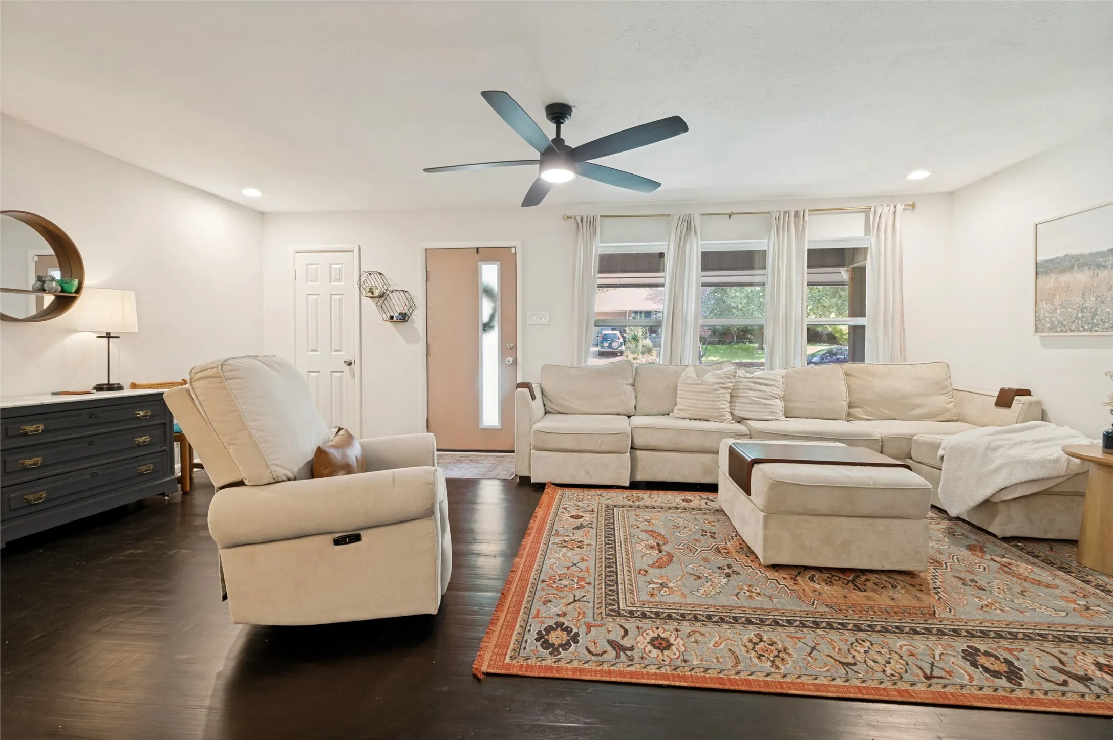 Single Family Residence For Sale in Dallas County , 1618 Driftwood Drive, Dallas, Texas 75224, 3 Bedroom, 2 Bathroom, 2 Garage spaces, 1,832 Sqft, built in 1956, mls#21293218, Real Estate Agent in Dallas, Homes For Sale in Dallas county, Homes For Sale in Dallas, Realtor in Dallas Texas, Real Estate Brokerage Independent Realty Texas, Luminita Cordes Realtor