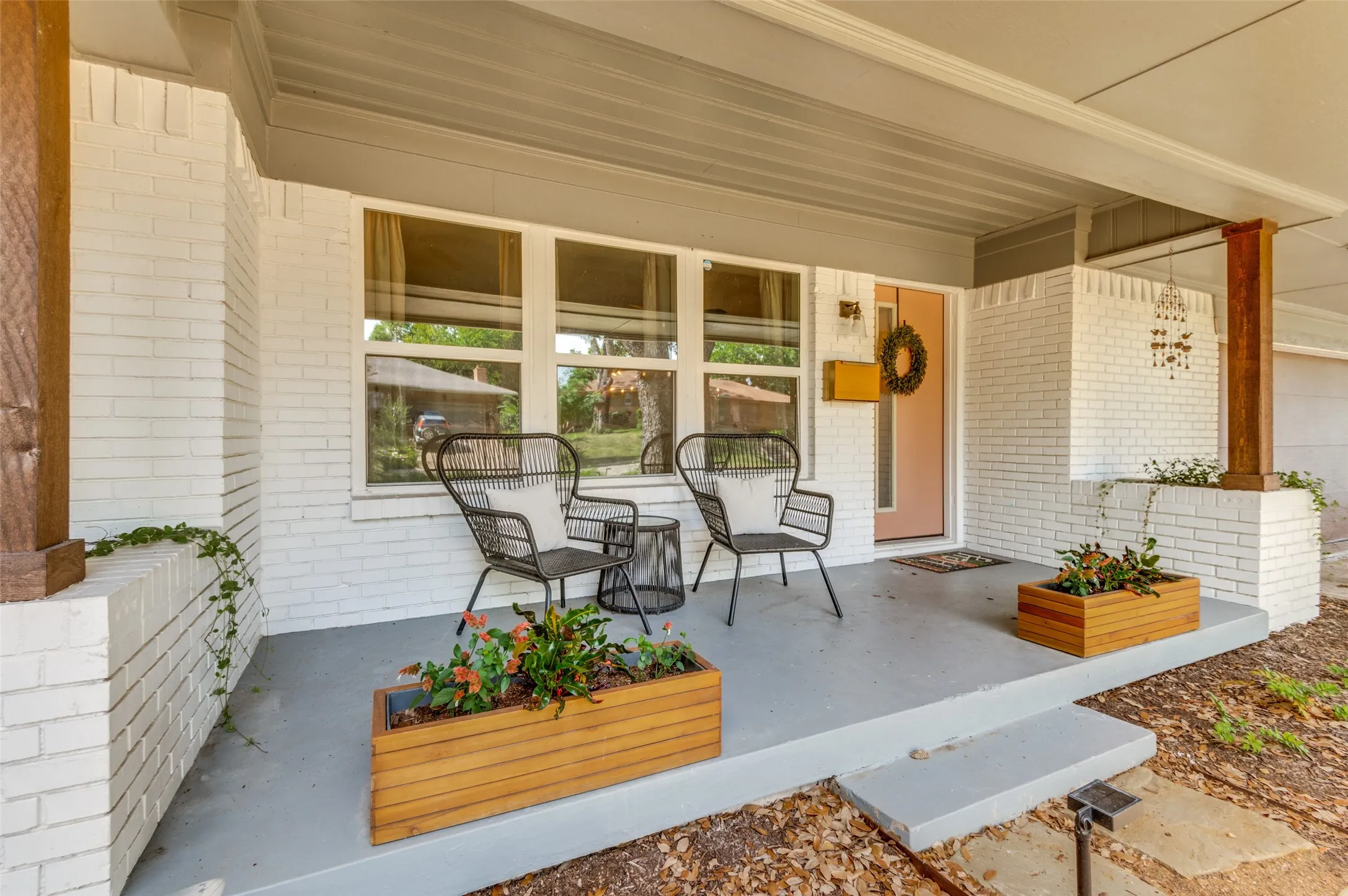 Single Family Residence For Sale in Dallas County , 1618 Driftwood Drive, Dallas, Texas 75224, 3 Bedroom, 2 Bathroom, 2 Garage spaces, 1,832 Sqft, built in 1956, mls#21293218, Real Estate Agent in Dallas, Homes For Sale in Dallas county, Homes For Sale in Dallas, Realtor in Dallas Texas, Real Estate Brokerage Independent Realty Texas, Luminita Cordes Realtor