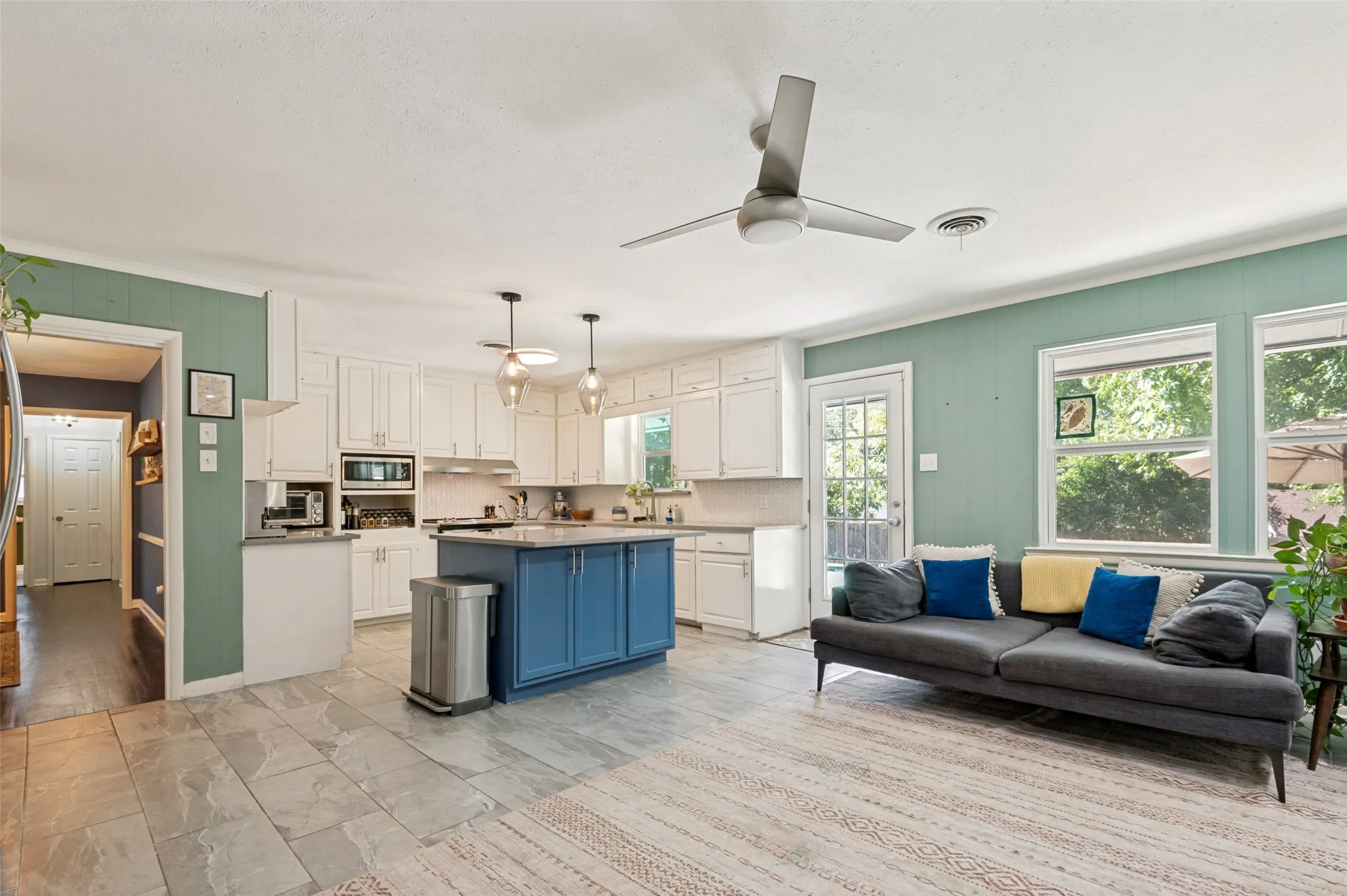 Single Family Residence For Sale in Dallas County , 1618 Driftwood Drive, Dallas, Texas 75224, 3 Bedroom, 2 Bathroom, 2 Garage spaces, 1,832 Sqft, built in 1956, mls#21293218, Real Estate Agent in Dallas, Homes For Sale in Dallas county, Homes For Sale in Dallas, Realtor in Dallas Texas, Real Estate Brokerage Independent Realty Texas, Luminita Cordes Realtor