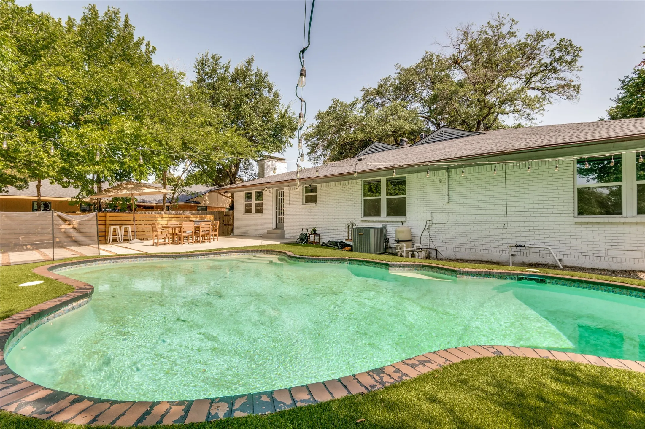 Single Family Residence For Sale in Dallas County , 1618 Driftwood Drive, Dallas, Texas 75224, 3 Bedroom, 2 Bathroom, 2 Garage spaces, 1,832 Sqft, built in 1956, mls#21293218, Real Estate Agent in Dallas, Homes For Sale in Dallas county, Homes For Sale in Dallas, Realtor in Dallas Texas, Real Estate Brokerage Independent Realty Texas, Luminita Cordes Realtor