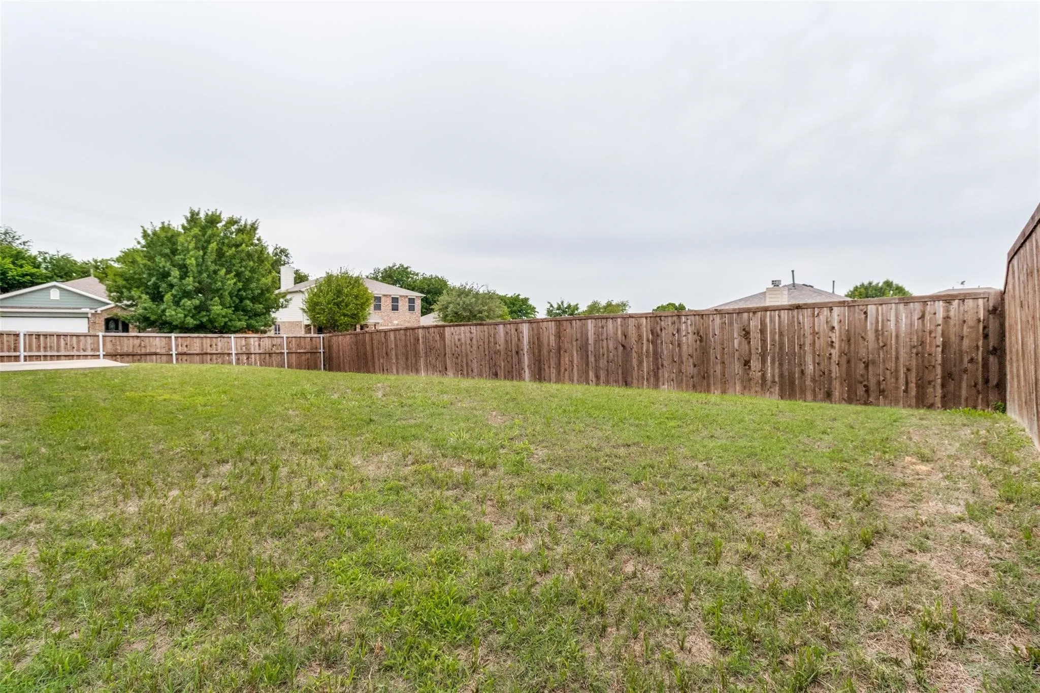 Single Family Residence For Rent in Grayson County , 1434 S Raven Drive, Sherman, Texas 75092, 3 Bedroom, 2 Bathroom, 2 Garage spaces, 1,551 Sqft, built in 2015, mls#21331783, Real Estate Agent in Sherman, Homes For Rent in Grayson county, Homes For Rent in Sherman, Realtor in Sherman Texas, Real Estate Brokerage Independent Realty Texas, Luminita Cordes Realtor