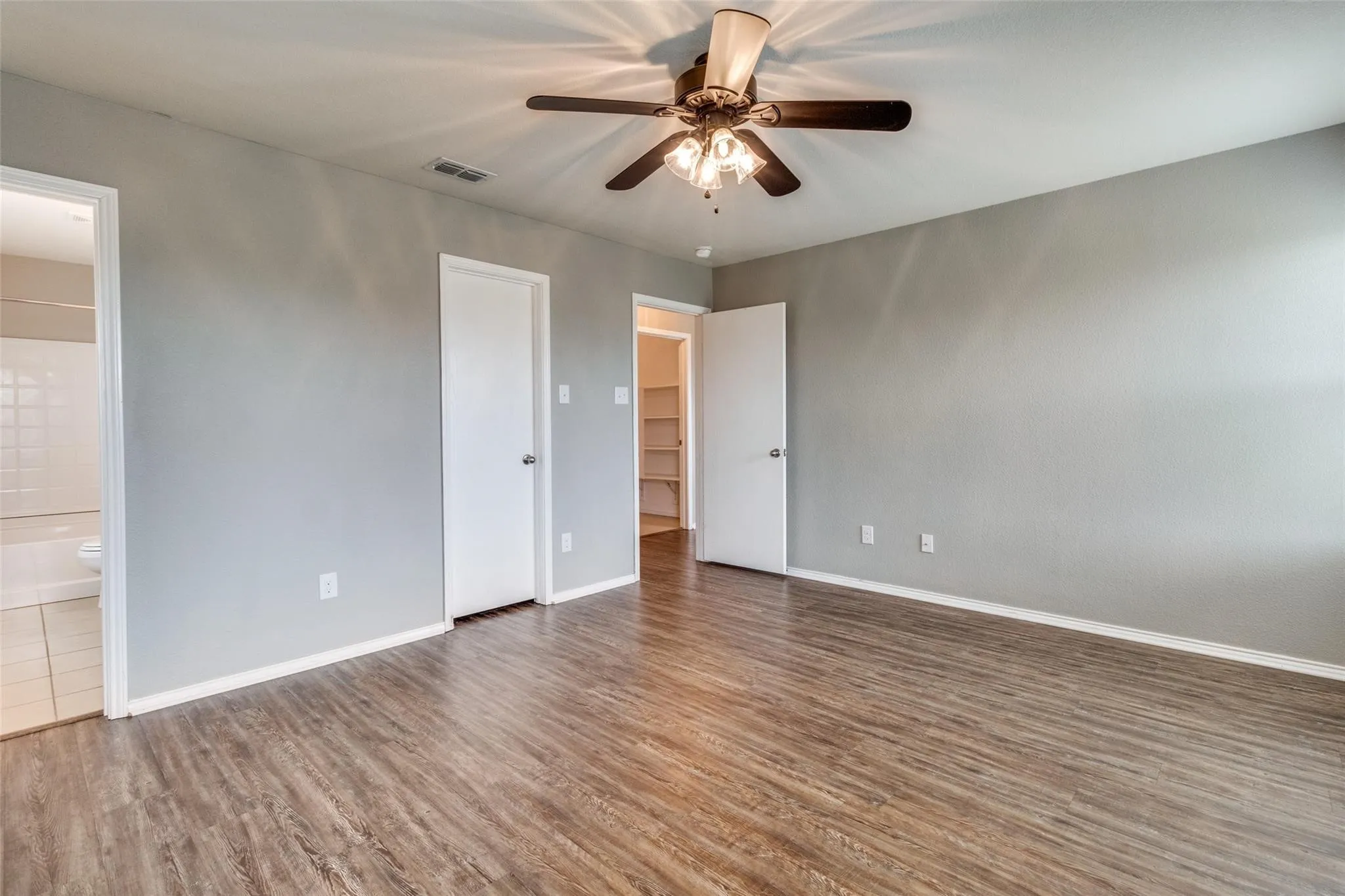 Single Family Residence For Rent in Grayson County , 1434 S Raven Drive, Sherman, Texas 75092, 3 Bedroom, 2 Bathroom, 2 Garage spaces, 1,551 Sqft, built in 2015, mls#21331783, Real Estate Agent in Sherman, Homes For Rent in Grayson county, Homes For Rent in Sherman, Realtor in Sherman Texas, Real Estate Brokerage Independent Realty Texas, Luminita Cordes Realtor
