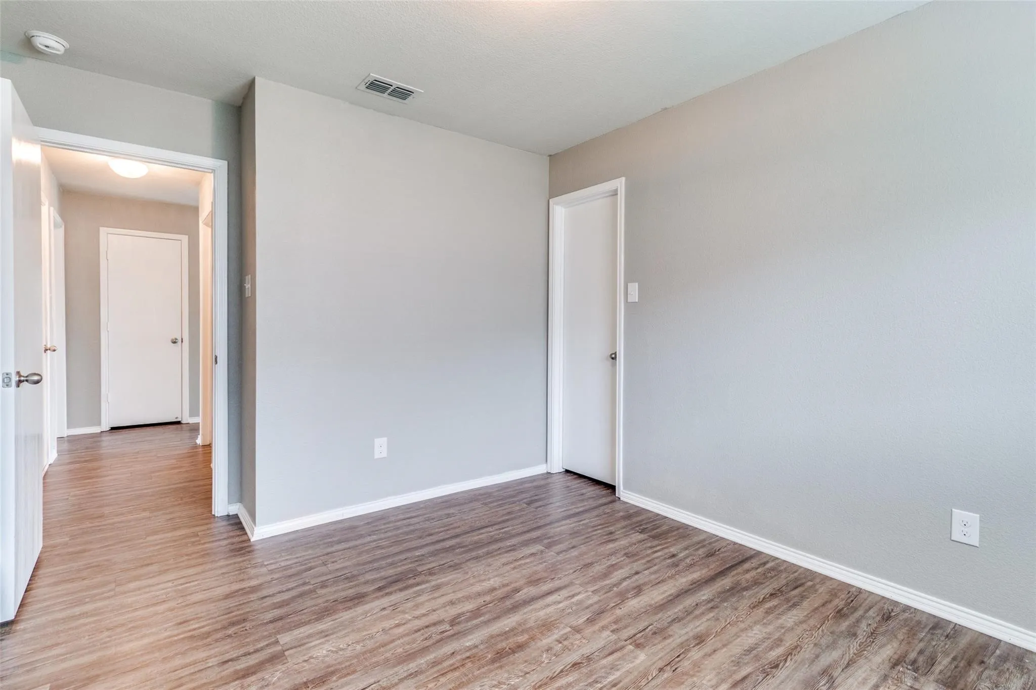 Single Family Residence For Rent in Grayson County , 1434 S Raven Drive, Sherman, Texas 75092, 3 Bedroom, 2 Bathroom, 2 Garage spaces, 1,551 Sqft, built in 2015, mls#21331783, Real Estate Agent in Sherman, Homes For Rent in Grayson county, Homes For Rent in Sherman, Realtor in Sherman Texas, Real Estate Brokerage Independent Realty Texas, Luminita Cordes Realtor