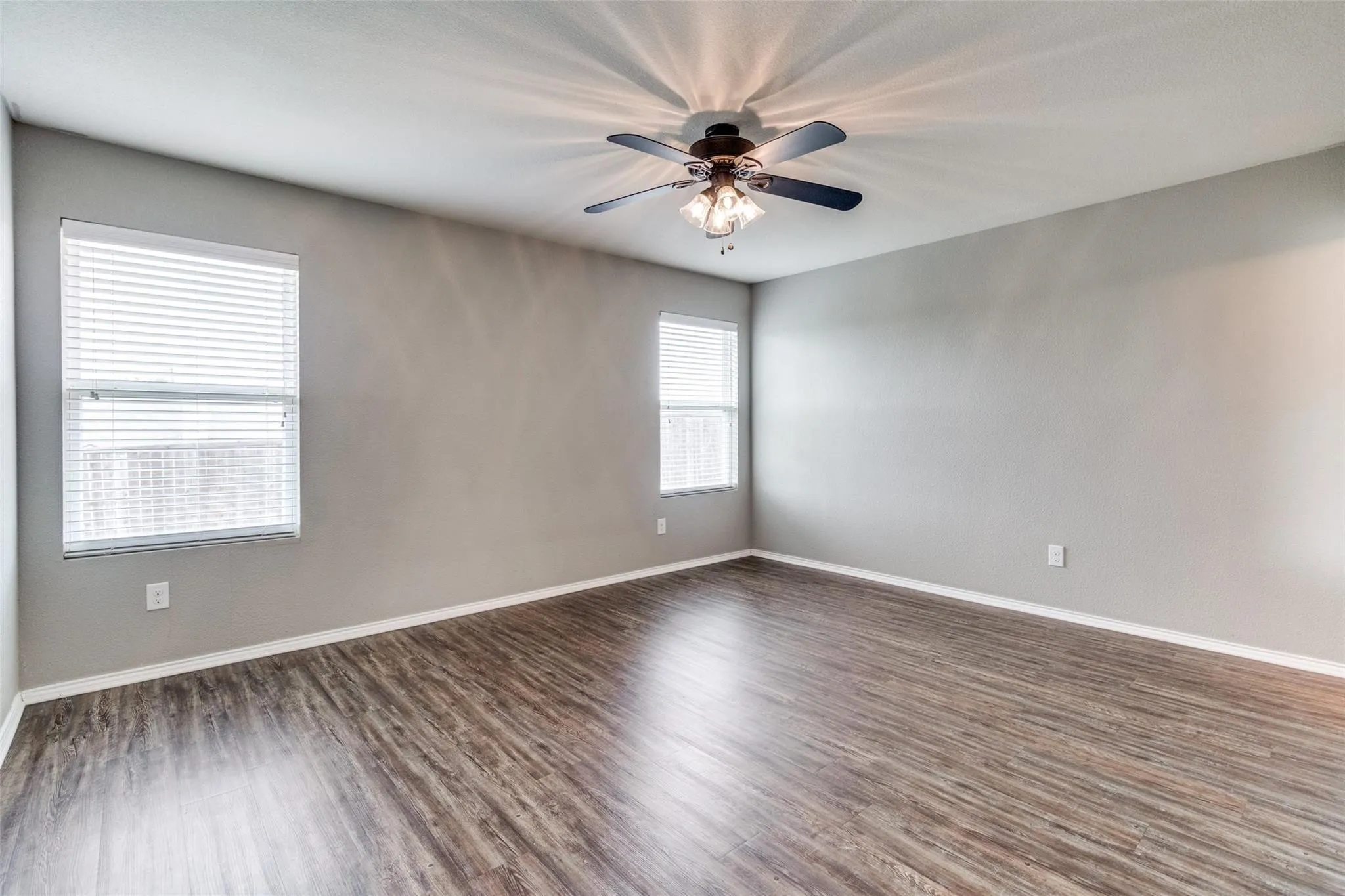 Single Family Residence For Rent in Grayson County , 1434 S Raven Drive, Sherman, Texas 75092, 3 Bedroom, 2 Bathroom, 2 Garage spaces, 1,551 Sqft, built in 2015, mls#21331783, Real Estate Agent in Sherman, Homes For Rent in Grayson county, Homes For Rent in Sherman, Realtor in Sherman Texas, Real Estate Brokerage Independent Realty Texas, Luminita Cordes Realtor