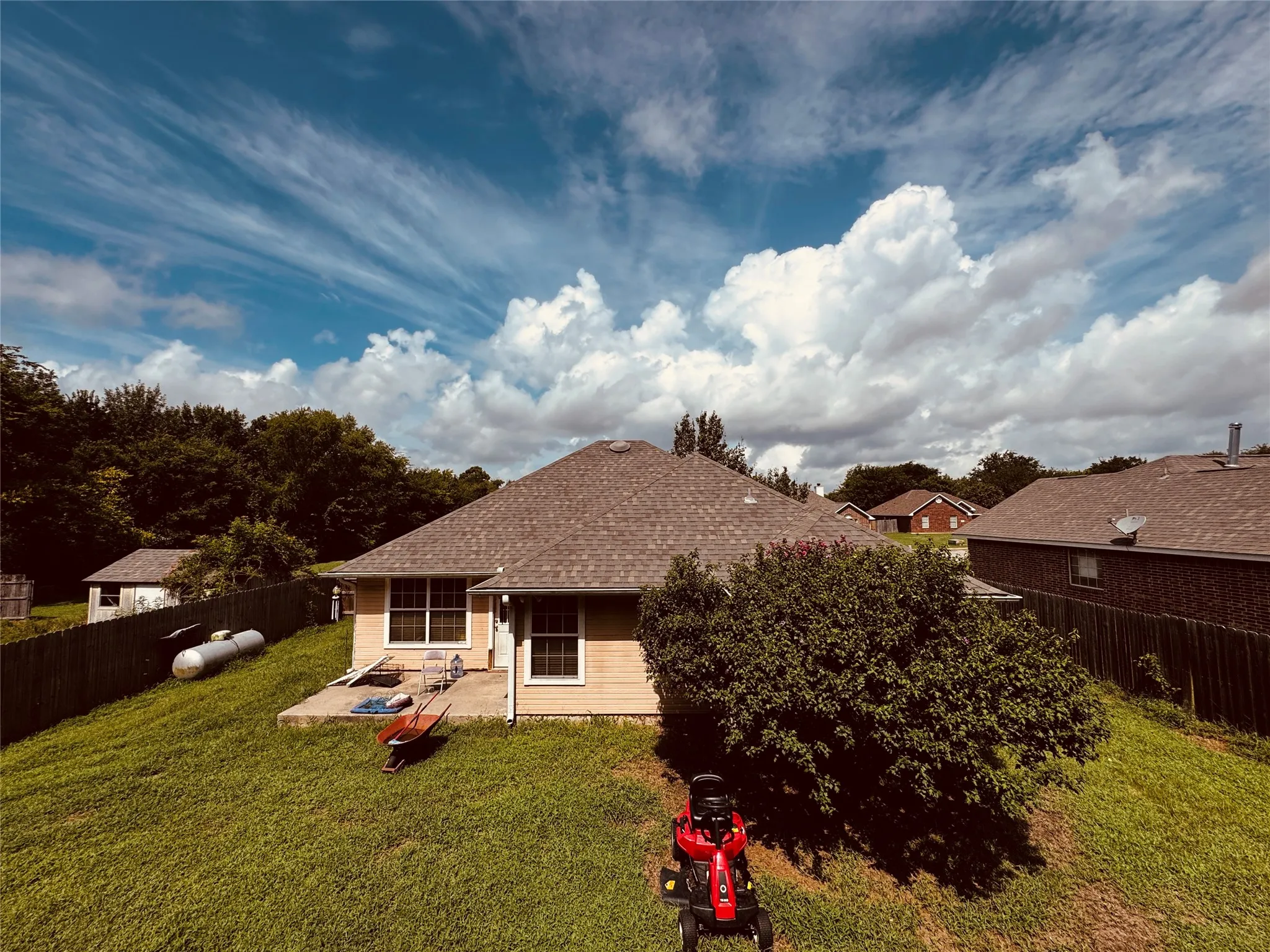 Single Family Residence For Sale in Fannin County , 106 Oak Lane, Ladonia, Texas 75449, 3 Bedroom, 2 Bathroom, 2 Garage spaces, 1,276 Sqft, built in 2004, mls#21337067, Real Estate Agent in Ladonia, Homes For Sale in Fannin county, Homes For Sale in Ladonia, Realtor in Ladonia Texas, Real Estate Brokerage Independent Realty Texas, Luminita Cordes Realtor