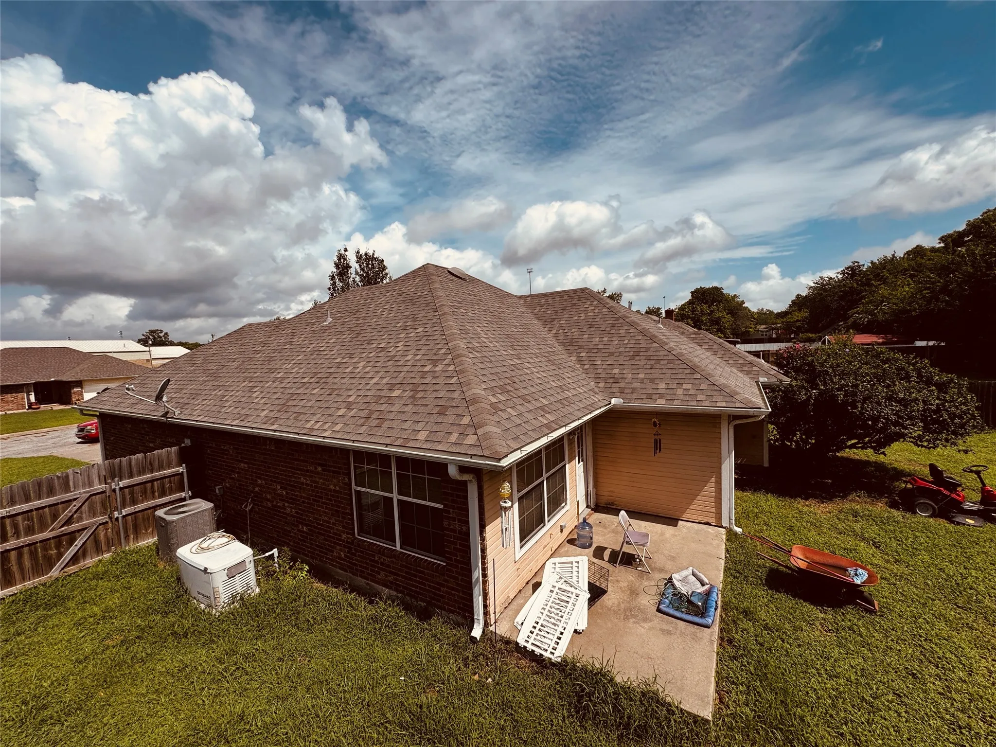 Single Family Residence For Sale in Fannin County , 106 Oak Lane, Ladonia, Texas 75449, 3 Bedroom, 2 Bathroom, 2 Garage spaces, 1,276 Sqft, built in 2004, mls#21337067, Real Estate Agent in Ladonia, Homes For Sale in Fannin county, Homes For Sale in Ladonia, Realtor in Ladonia Texas, Real Estate Brokerage Independent Realty Texas, Luminita Cordes Realtor