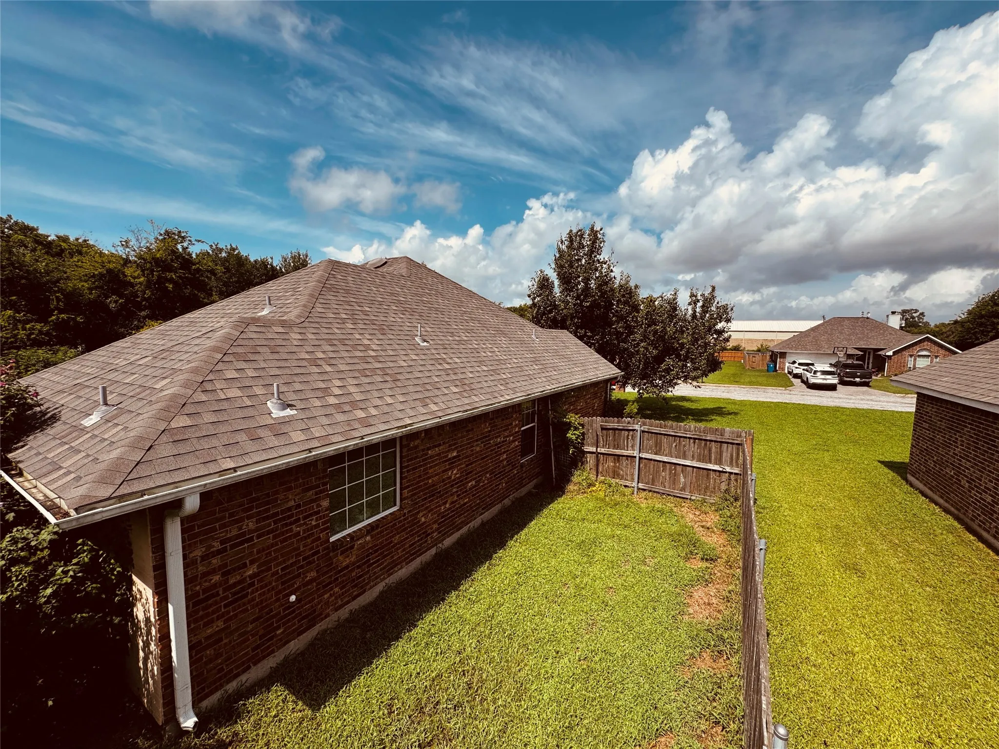 Single Family Residence For Sale in Fannin County , 106 Oak Lane, Ladonia, Texas 75449, 3 Bedroom, 2 Bathroom, 2 Garage spaces, 1,276 Sqft, built in 2004, mls#21337067, Real Estate Agent in Ladonia, Homes For Sale in Fannin county, Homes For Sale in Ladonia, Realtor in Ladonia Texas, Real Estate Brokerage Independent Realty Texas, Luminita Cordes Realtor