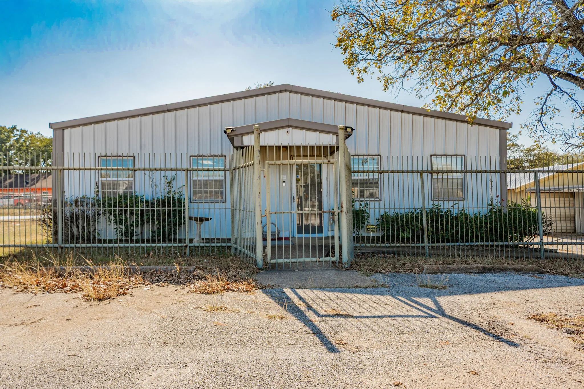 Business For Rent in Dallas County , 12540 C F Hawn Freeway, Dallas, Texas 75253, 0, 0, Garage spaces, 0 Sqft, built in 1996, mls#21335208, Real Estate Agent in Dallas, Homes For Rent in Dallas county, Homes For Rent in Dallas, Realtor in Dallas Texas, Real Estate Brokerage Independent Realty Texas, Luminita Cordes Realtor