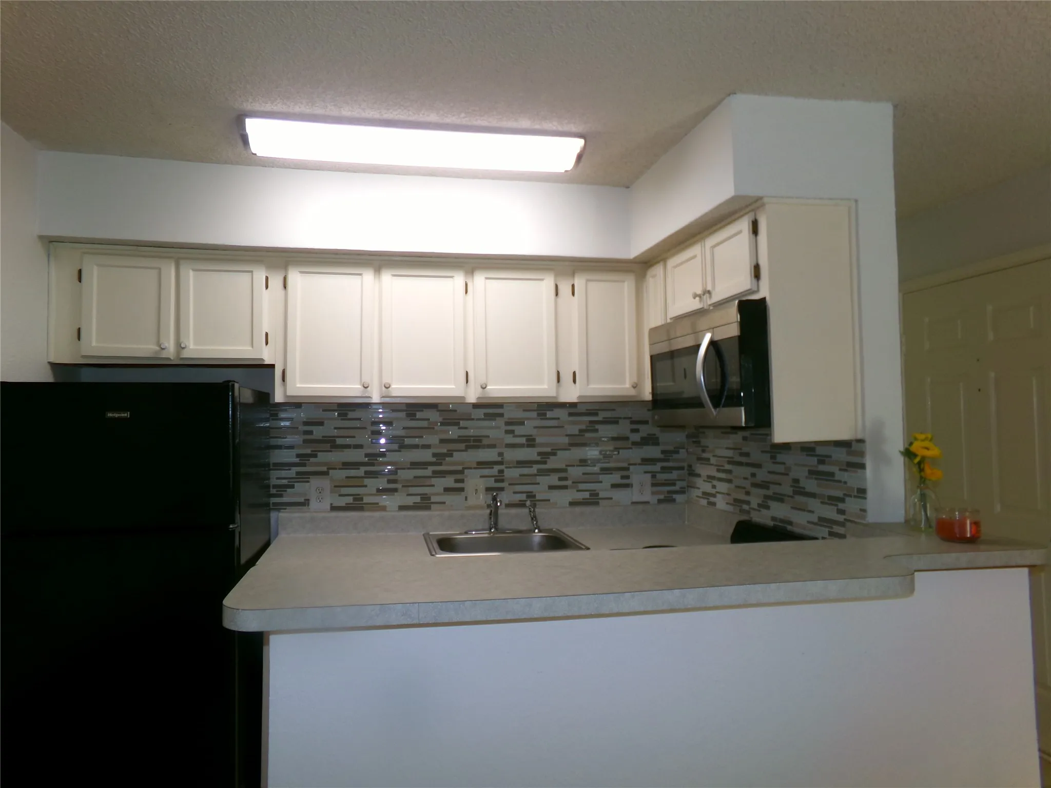 Condominium For Sale in Tarrant County , 2311 Basil Drive C304, Arlington, Texas 76006, 1 Bedroom, 1 Bathroom, Garage spaces, 486 Sqft, built in 1981, mls#21335870, Real Estate Agent in Arlington, Homes For Sale in Tarrant county, Homes For Sale in Arlington, Realtor in Arlington Texas, Real Estate Brokerage Independent Realty Texas, Luminita Cordes Realtor