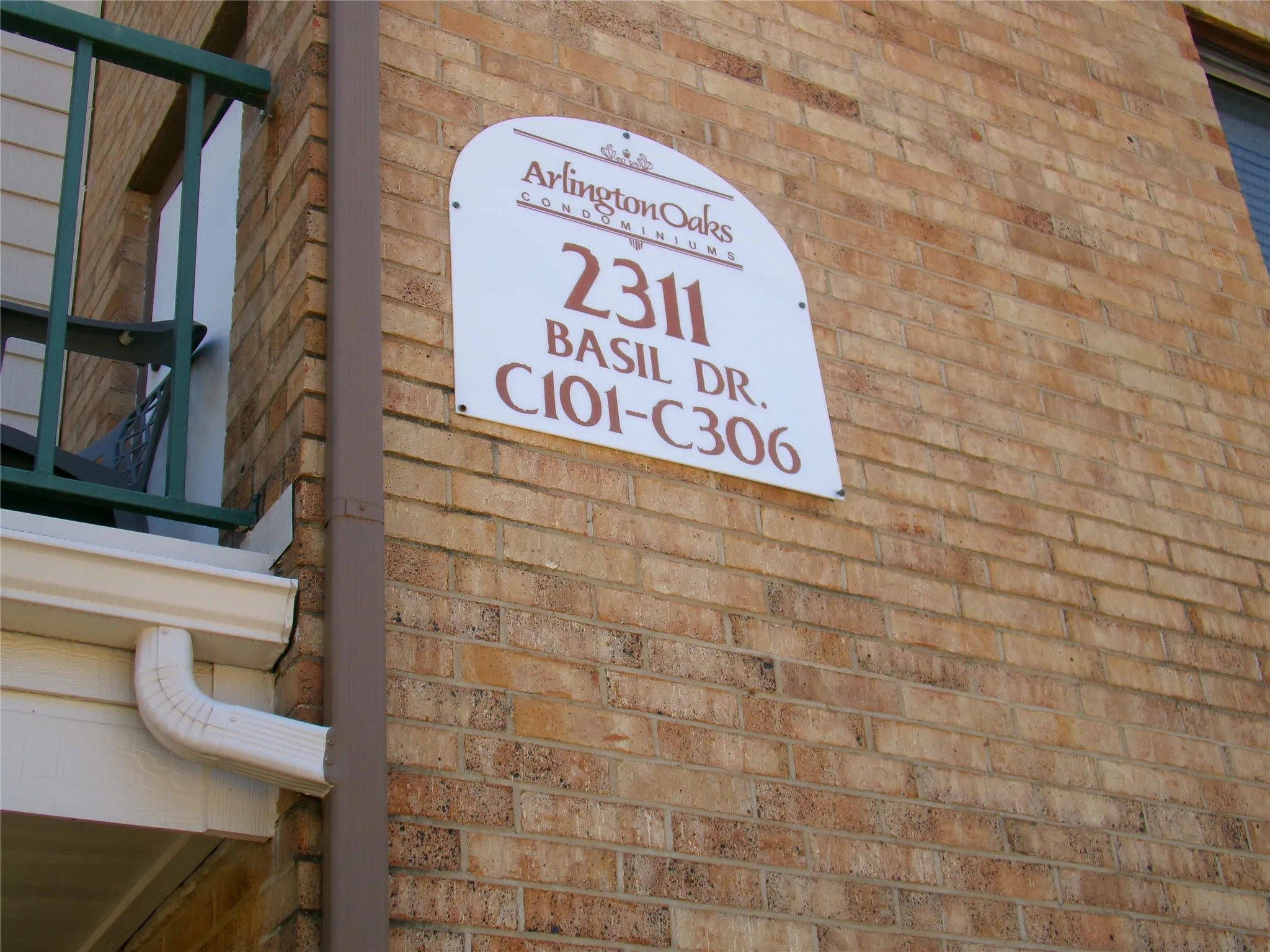Condominium For Sale in Tarrant County , 2311 Basil Drive C304, Arlington, Texas 76006, 1 Bedroom, 1 Bathroom, Garage spaces, 486 Sqft, built in 1981, mls#21335870, Real Estate Agent in Arlington, Homes For Sale in Tarrant county, Homes For Sale in Arlington, Realtor in Arlington Texas, Real Estate Brokerage Independent Realty Texas, Luminita Cordes Realtor