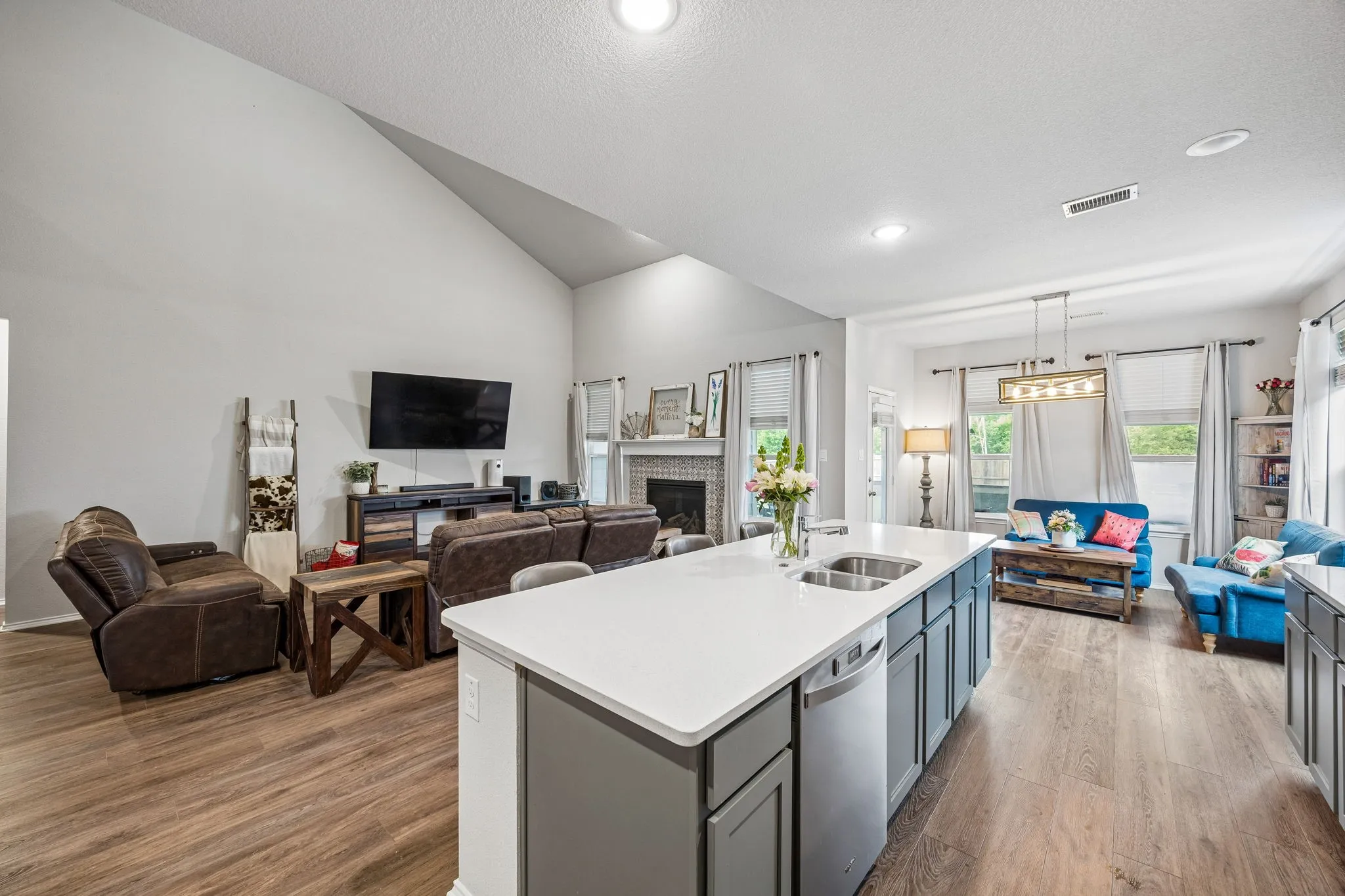 Single Family Residence For Sale in Rockwall County , 3110 Estuary Drive, Royse City, Texas 75189, 4 Bedroom, 4 Bathroom, 2 Garage spaces, 2,843 Sqft, built in 2021, mls#21337083, Real Estate Agent in Royse City, Homes For Sale in Rockwall county, Homes For Sale in Royse City, Realtor in Royse City Texas, Real Estate Brokerage Independent Realty Texas, Luminita Cordes Realtor