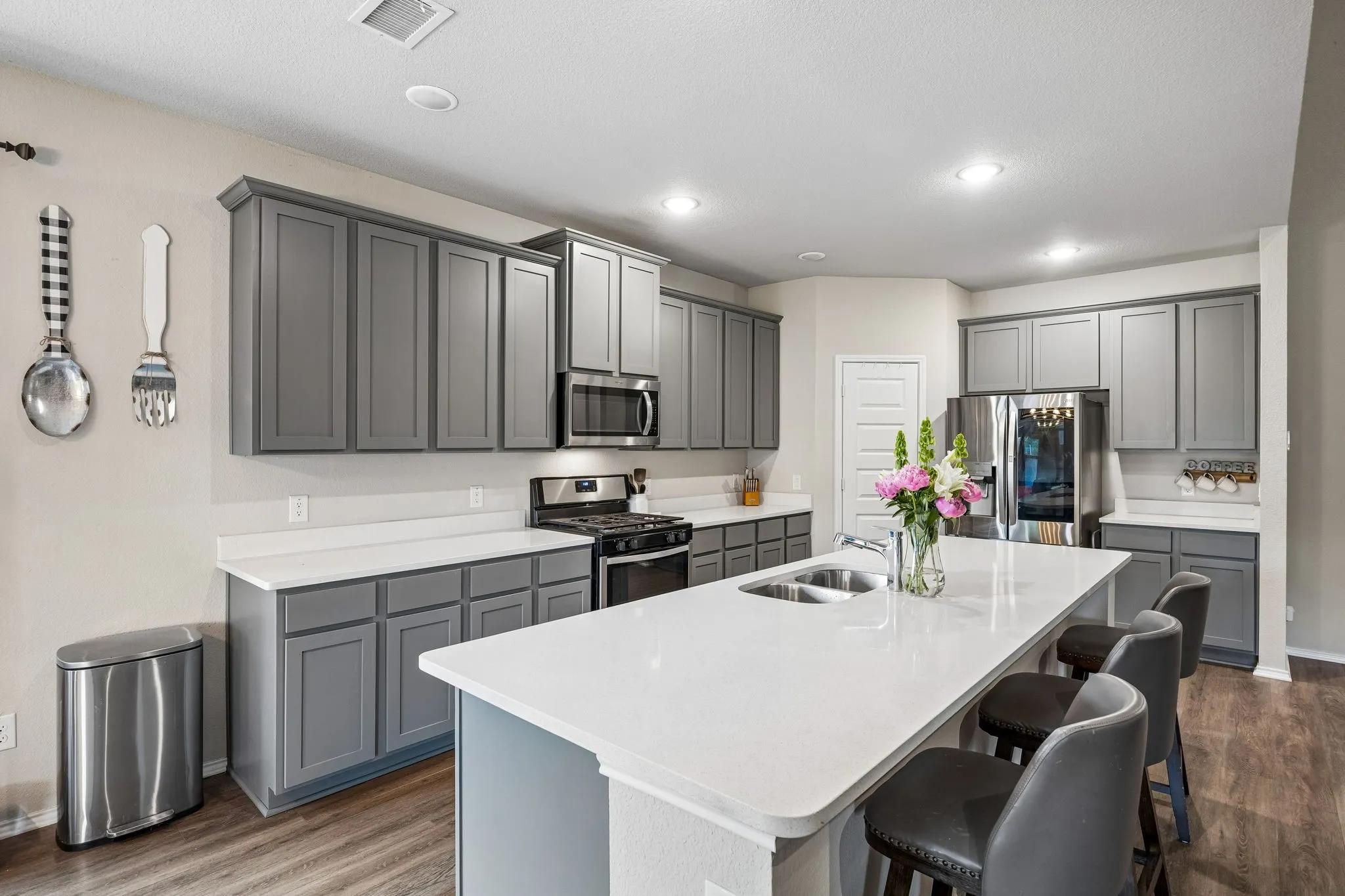 Single Family Residence For Sale in Rockwall County , 3110 Estuary Drive, Royse City, Texas 75189, 4 Bedroom, 4 Bathroom, 2 Garage spaces, 2,843 Sqft, built in 2021, mls#21337083, Real Estate Agent in Royse City, Homes For Sale in Rockwall county, Homes For Sale in Royse City, Realtor in Royse City Texas, Real Estate Brokerage Independent Realty Texas, Luminita Cordes Realtor