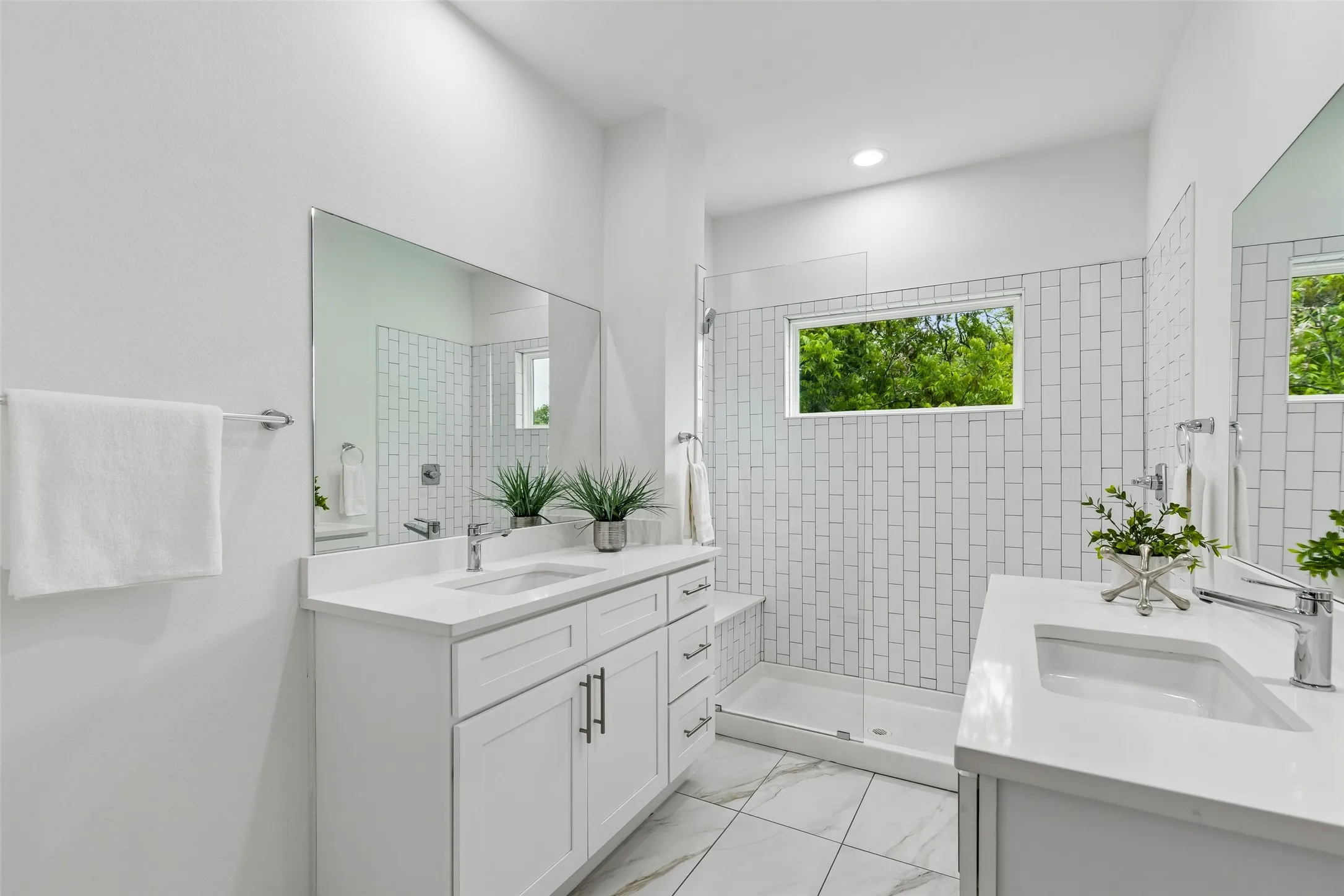 Condominium For Rent in Dallas County , 5647 Live Oak Street 101, Dallas, Texas 75206, 2 Bedroom, 3 Bathroom, 1 Garage spaces, 1,297 Sqft, built in 2022, mls#21331831, Real Estate Agent in Dallas, Homes For Rent in Dallas county, Homes For Rent in Dallas, Realtor in Dallas Texas, Real Estate Brokerage Independent Realty Texas, Luminita Cordes Realtor