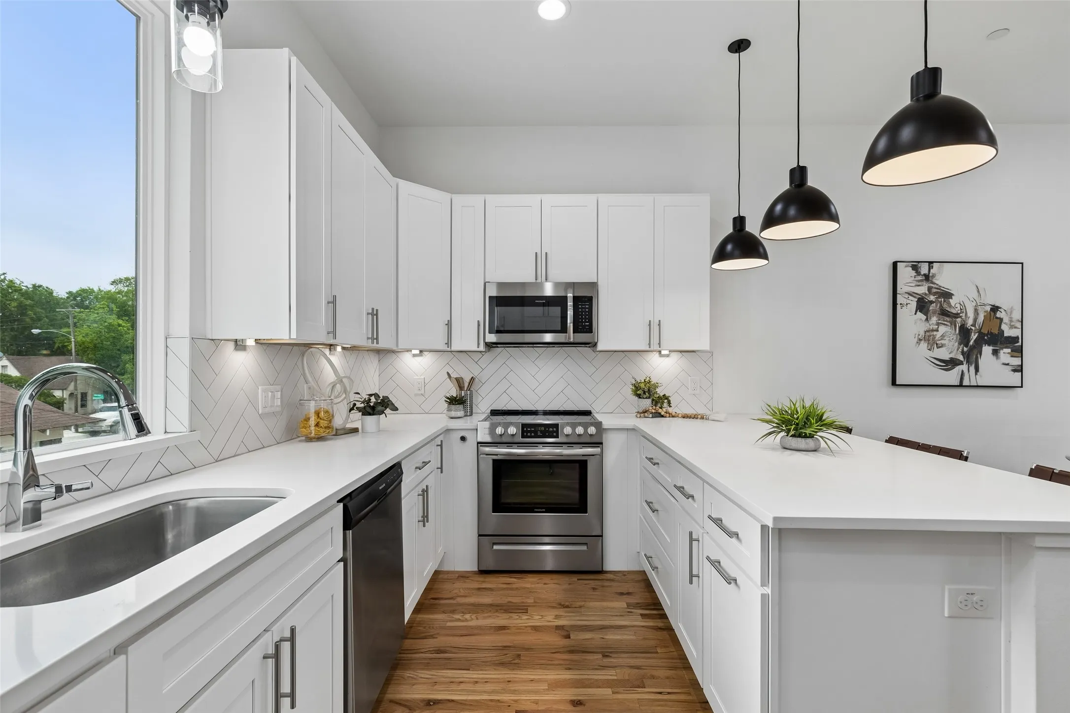 Condominium For Rent in Dallas County , 5647 Live Oak Street 101, Dallas, Texas 75206, 2 Bedroom, 3 Bathroom, 1 Garage spaces, 1,297 Sqft, built in 2022, mls#21331831, Real Estate Agent in Dallas, Homes For Rent in Dallas county, Homes For Rent in Dallas, Realtor in Dallas Texas, Real Estate Brokerage Independent Realty Texas, Luminita Cordes Realtor