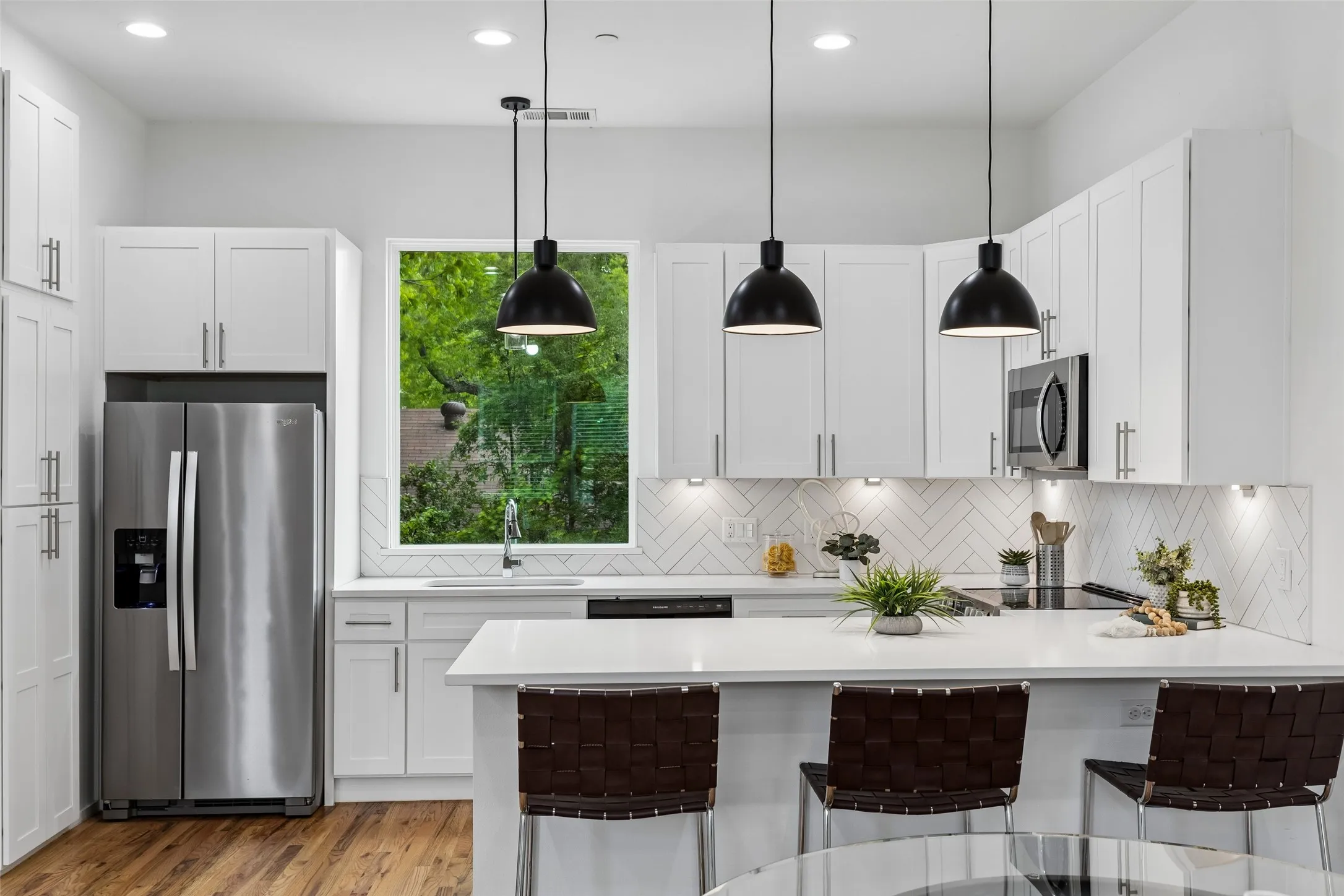 Condominium For Rent in Dallas County , 5647 Live Oak Street 101, Dallas, Texas 75206, 2 Bedroom, 3 Bathroom, 1 Garage spaces, 1,297 Sqft, built in 2022, mls#21331831, Real Estate Agent in Dallas, Homes For Rent in Dallas county, Homes For Rent in Dallas, Realtor in Dallas Texas, Real Estate Brokerage Independent Realty Texas, Luminita Cordes Realtor