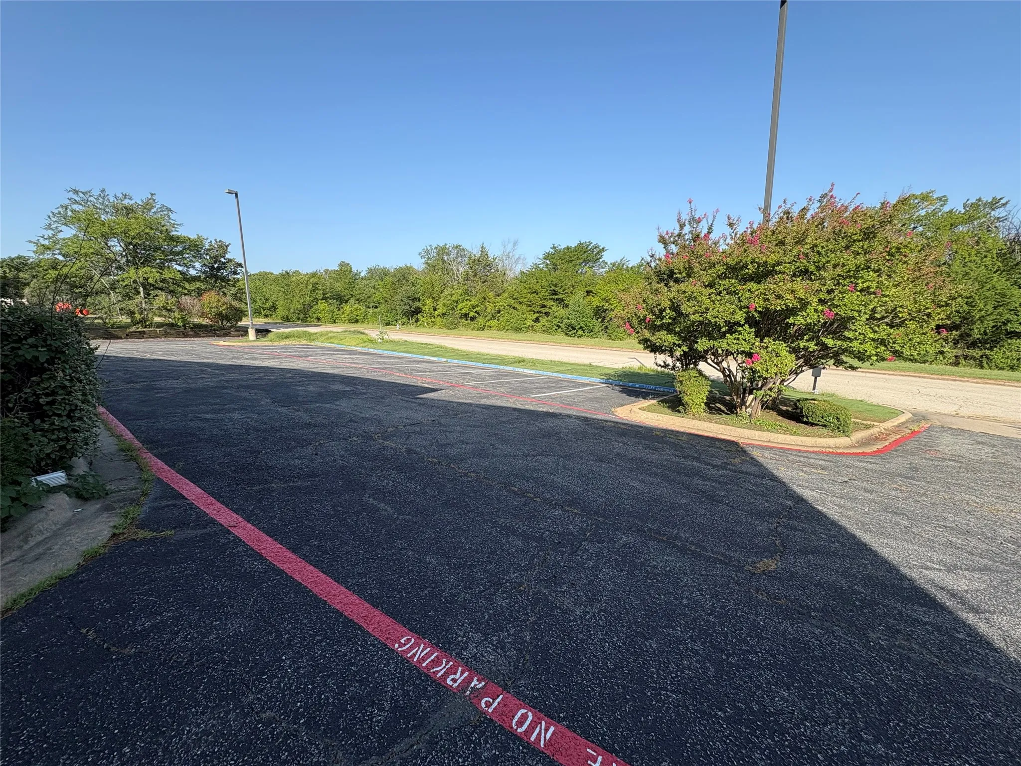 Office For Sale in Grayson County , 1220 Reba Macentire Lane, Denison, Texas 75020, 0, 0, Garage spaces, 8,050 Sqft, built in 2000, mls#21336964, Real Estate Agent in Denison, Homes For Sale in Grayson county, Homes For Sale in Denison, Realtor in Denison Texas, Real Estate Brokerage Independent Realty Texas, Luminita Cordes Realtor