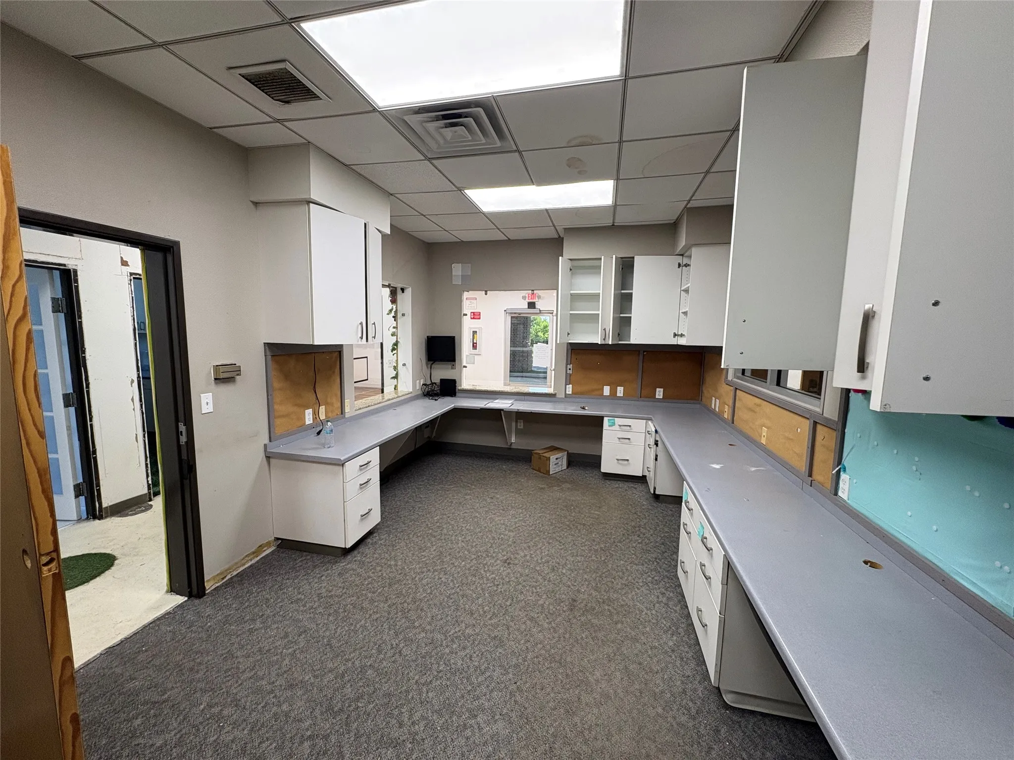Office For Sale in Grayson County , 1220 Reba Macentire Lane, Denison, Texas 75020, 0, 0, Garage spaces, 8,050 Sqft, built in 2000, mls#21336964, Real Estate Agent in Denison, Homes For Sale in Grayson county, Homes For Sale in Denison, Realtor in Denison Texas, Real Estate Brokerage Independent Realty Texas, Luminita Cordes Realtor