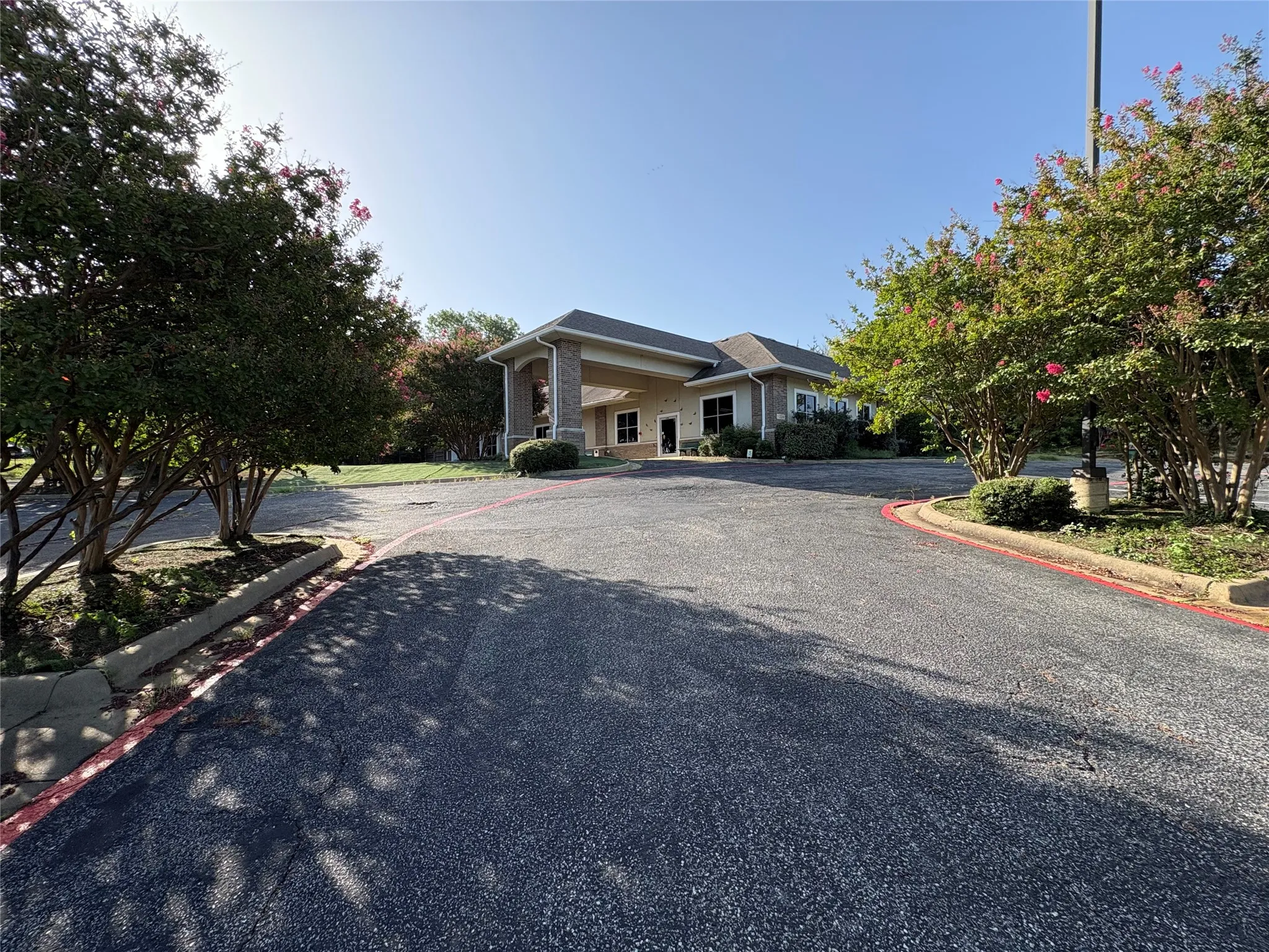 Office For Sale in Grayson County , 1220 Reba Macentire Lane, Denison, Texas 75020, 0, 0, Garage spaces, 8,050 Sqft, built in 2000, mls#21336964, Real Estate Agent in Denison, Homes For Sale in Grayson county, Homes For Sale in Denison, Realtor in Denison Texas, Real Estate Brokerage Independent Realty Texas, Luminita Cordes Realtor