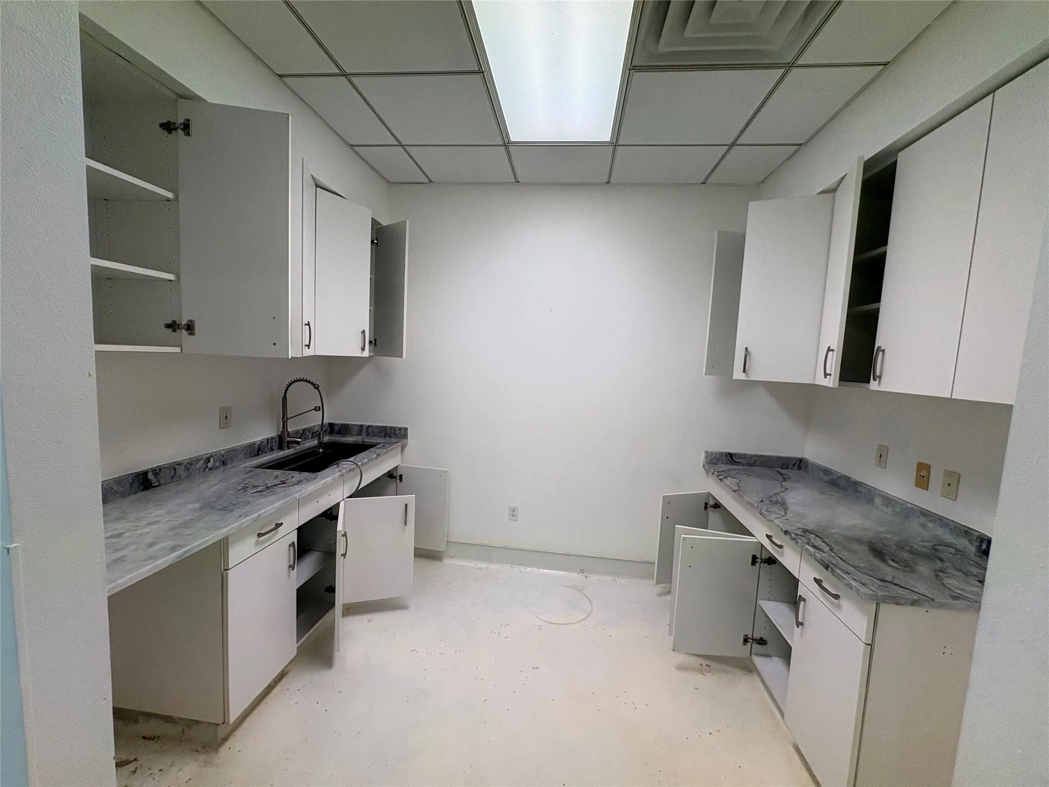 Office For Sale in Grayson County , 1220 Reba Macentire Lane, Denison, Texas 75020, 0, 0, Garage spaces, 8,050 Sqft, built in 2000, mls#21336964, Real Estate Agent in Denison, Homes For Sale in Grayson county, Homes For Sale in Denison, Realtor in Denison Texas, Real Estate Brokerage Independent Realty Texas, Luminita Cordes Realtor