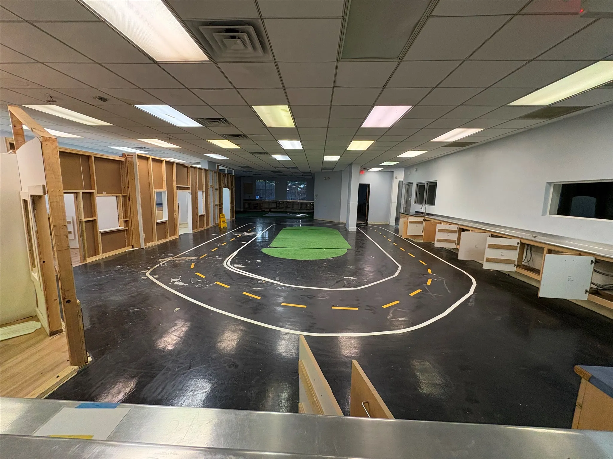 Office For Sale in Grayson County , 1220 Reba Macentire Lane, Denison, Texas 75020, 0, 0, Garage spaces, 8,050 Sqft, built in 2000, mls#21336964, Real Estate Agent in Denison, Homes For Sale in Grayson county, Homes For Sale in Denison, Realtor in Denison Texas, Real Estate Brokerage Independent Realty Texas, Luminita Cordes Realtor