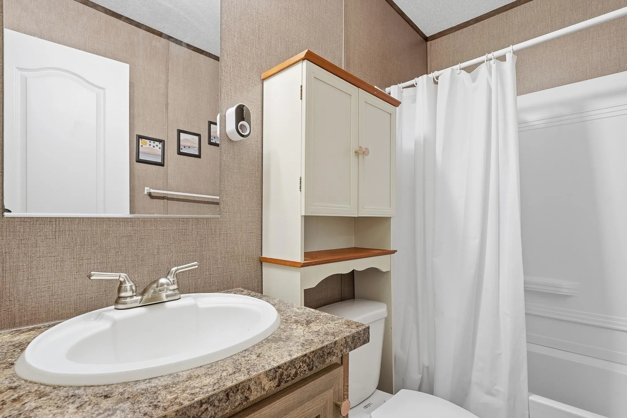 Manufactured Home For Rent in Taylor County , 438 Benjamin, Abilene, Texas 79605, 3 Bedroom, 2 Bathroom, Garage spaces, 1,216 Sqft, built in 2023, mls#21336997, Real Estate Agent in Abilene, Homes For Rent in Taylor county, Homes For Rent in Abilene, Realtor in Abilene Texas, Real Estate Brokerage Independent Realty Texas, Luminita Cordes Realtor
