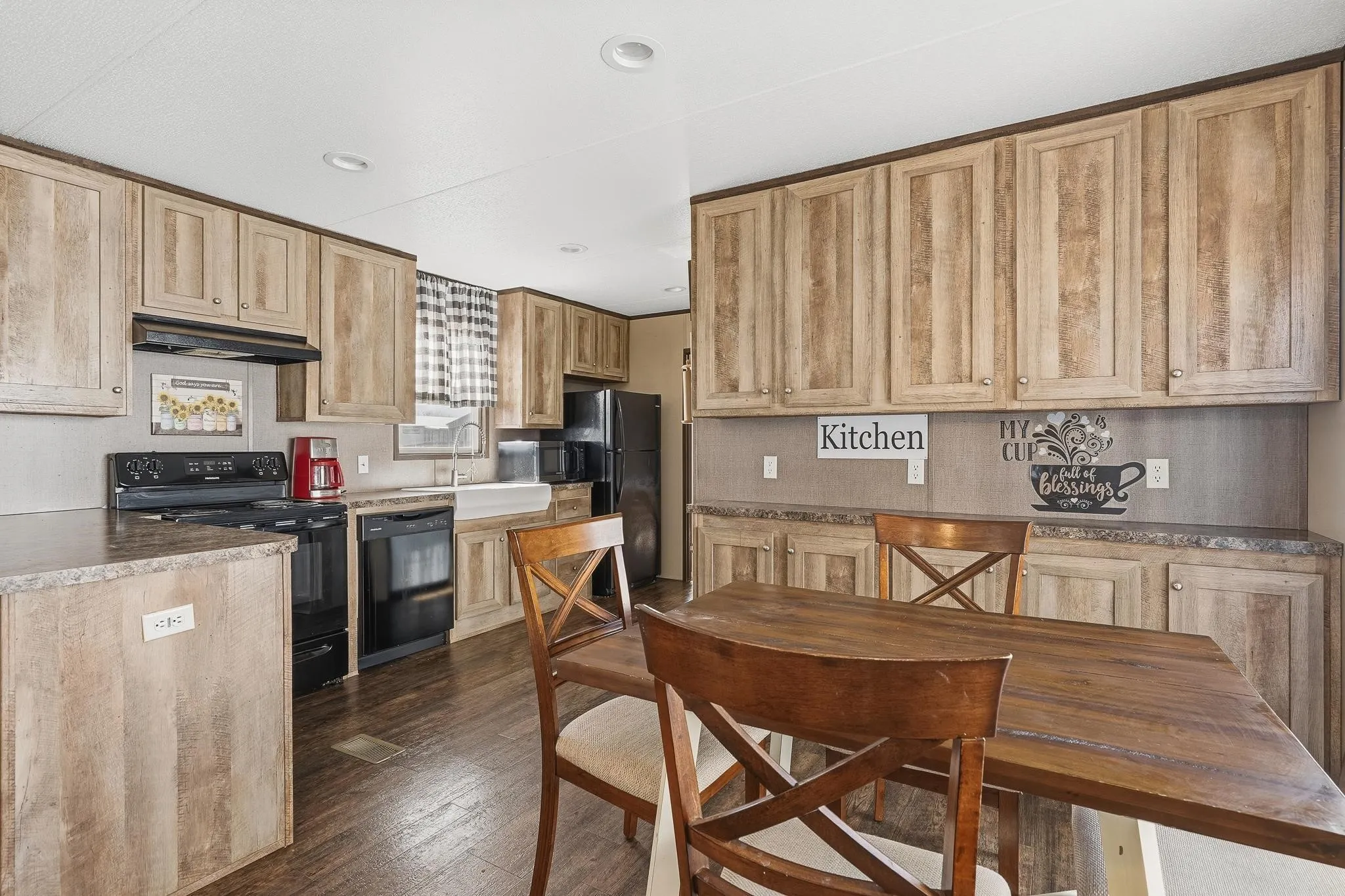 Manufactured Home For Rent in Taylor County , 438 Benjamin, Abilene, Texas 79605, 3 Bedroom, 2 Bathroom, Garage spaces, 1,216 Sqft, built in 2023, mls#21336997, Real Estate Agent in Abilene, Homes For Rent in Taylor county, Homes For Rent in Abilene, Realtor in Abilene Texas, Real Estate Brokerage Independent Realty Texas, Luminita Cordes Realtor