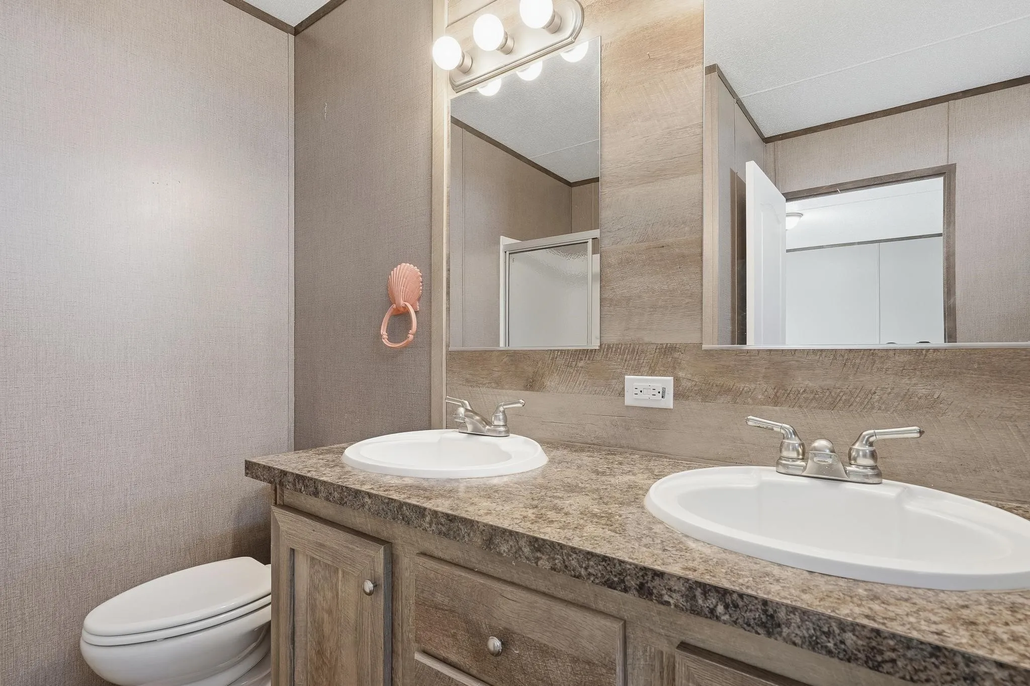 Manufactured Home For Rent in Taylor County , 438 Benjamin, Abilene, Texas 79605, 3 Bedroom, 2 Bathroom, Garage spaces, 1,216 Sqft, built in 2023, mls#21336997, Real Estate Agent in Abilene, Homes For Rent in Taylor county, Homes For Rent in Abilene, Realtor in Abilene Texas, Real Estate Brokerage Independent Realty Texas, Luminita Cordes Realtor