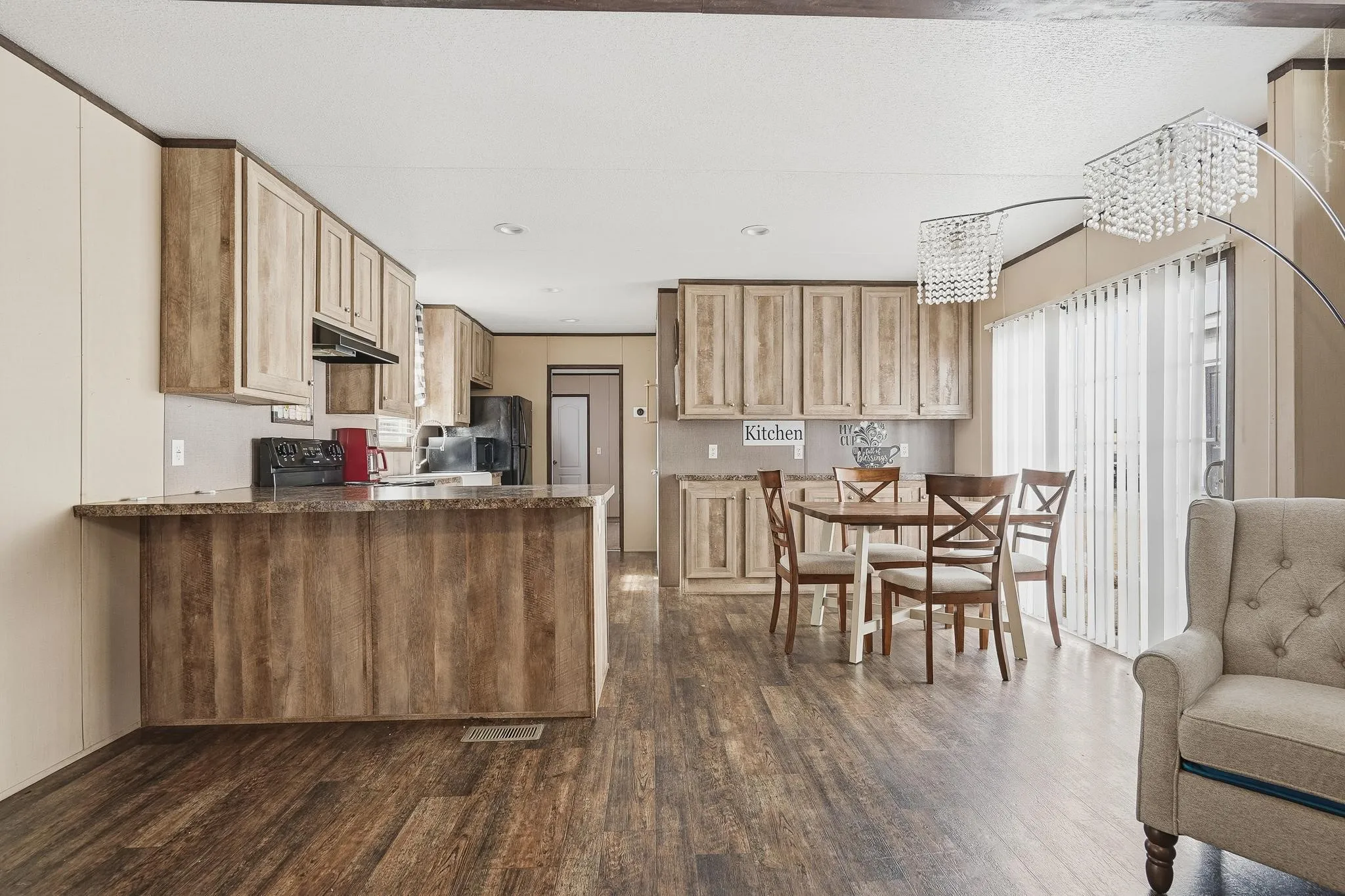 Manufactured Home For Rent in Taylor County , 438 Benjamin, Abilene, Texas 79605, 3 Bedroom, 2 Bathroom, Garage spaces, 1,216 Sqft, built in 2023, mls#21336997, Real Estate Agent in Abilene, Homes For Rent in Taylor county, Homes For Rent in Abilene, Realtor in Abilene Texas, Real Estate Brokerage Independent Realty Texas, Luminita Cordes Realtor