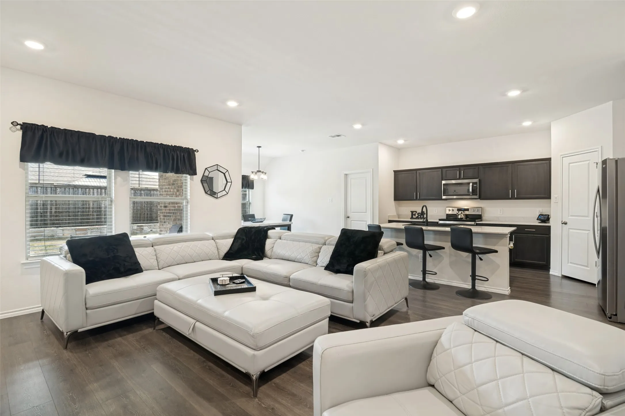 Single Family Residence For Sale in Kaufman County , 3413 Perman Drive, Mesquite, Texas 75126, 4 Bedroom, 2 Bathroom, 2 Garage spaces, 1,775 Sqft, built in 2022, mls#21336184, Real Estate Agent in Mesquite, Homes For Sale in Kaufman county, Homes For Sale in Mesquite, Realtor in Mesquite Texas, Real Estate Brokerage Independent Realty Texas, Luminita Cordes Realtor